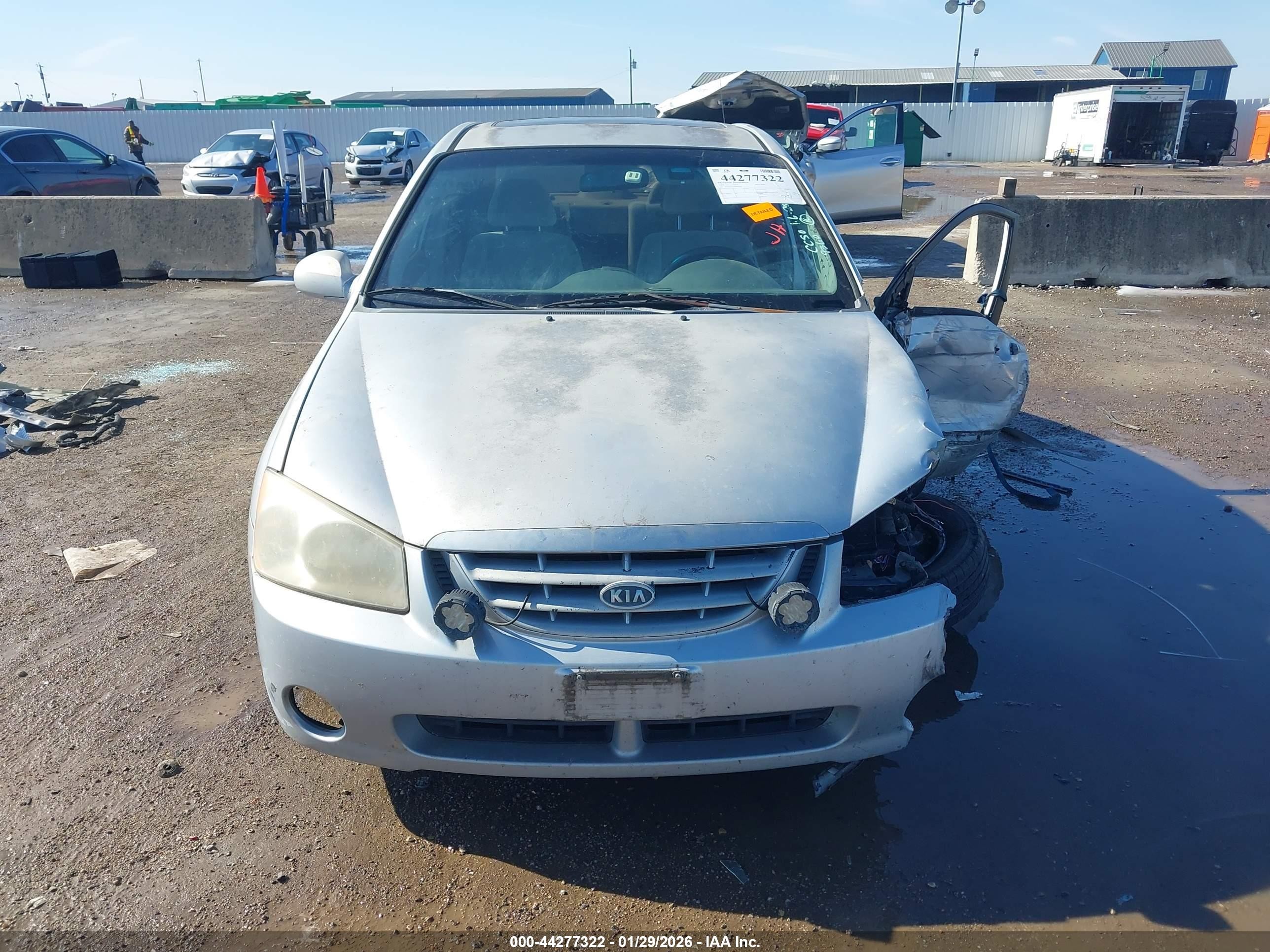 2004 Kia Spectra Ex/lx Silver vin: KNAFE121645019360