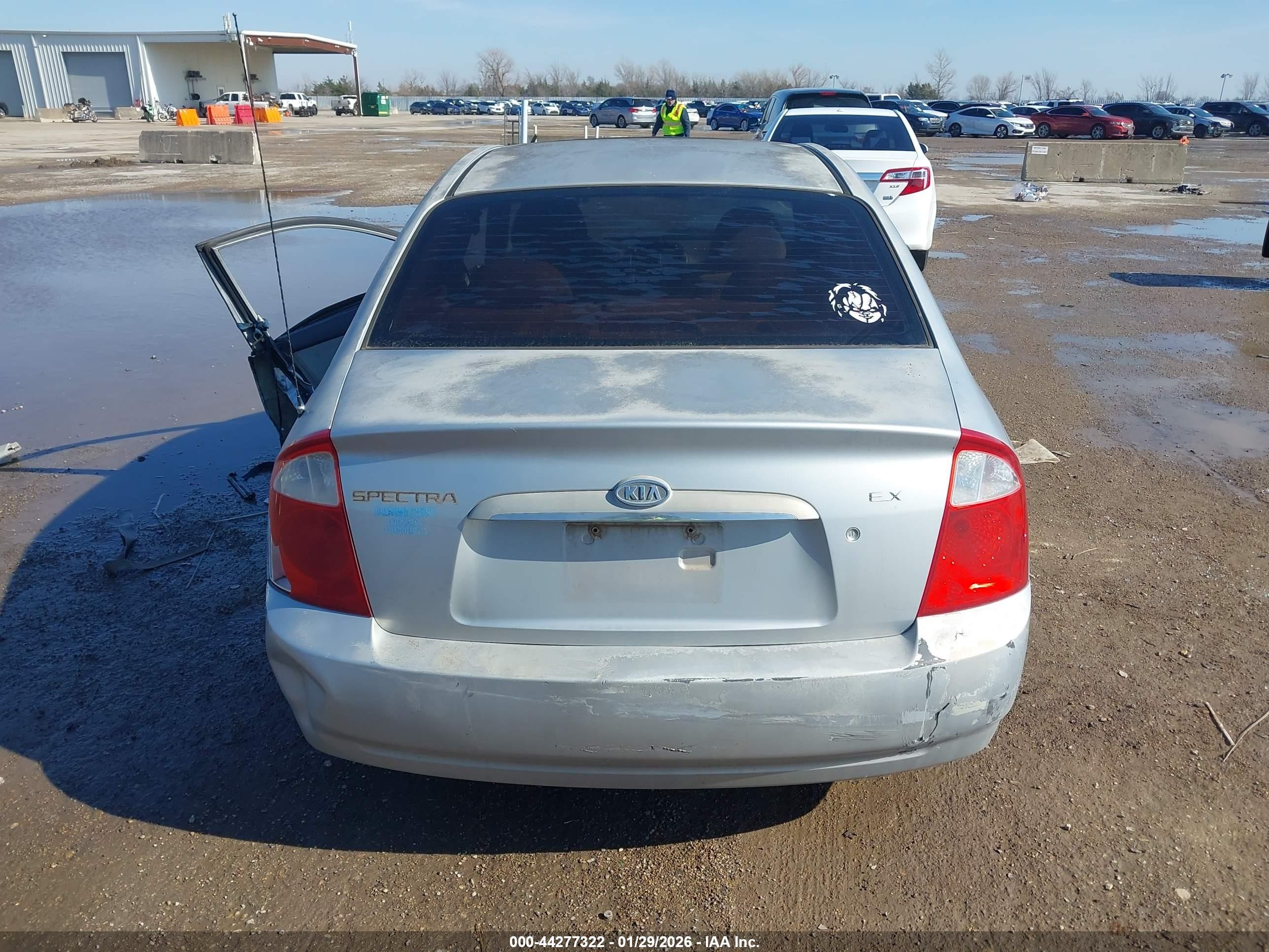 2004 Kia Spectra Ex/lx Silver vin: KNAFE121645019360