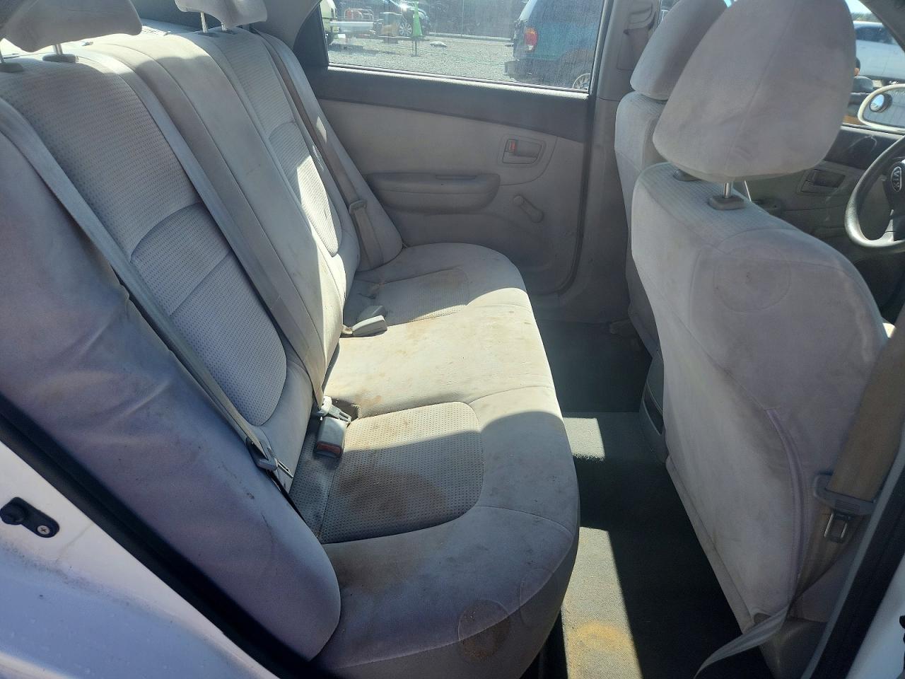 2008 Kia Spectra Lx White vin: KNAFE121685561791