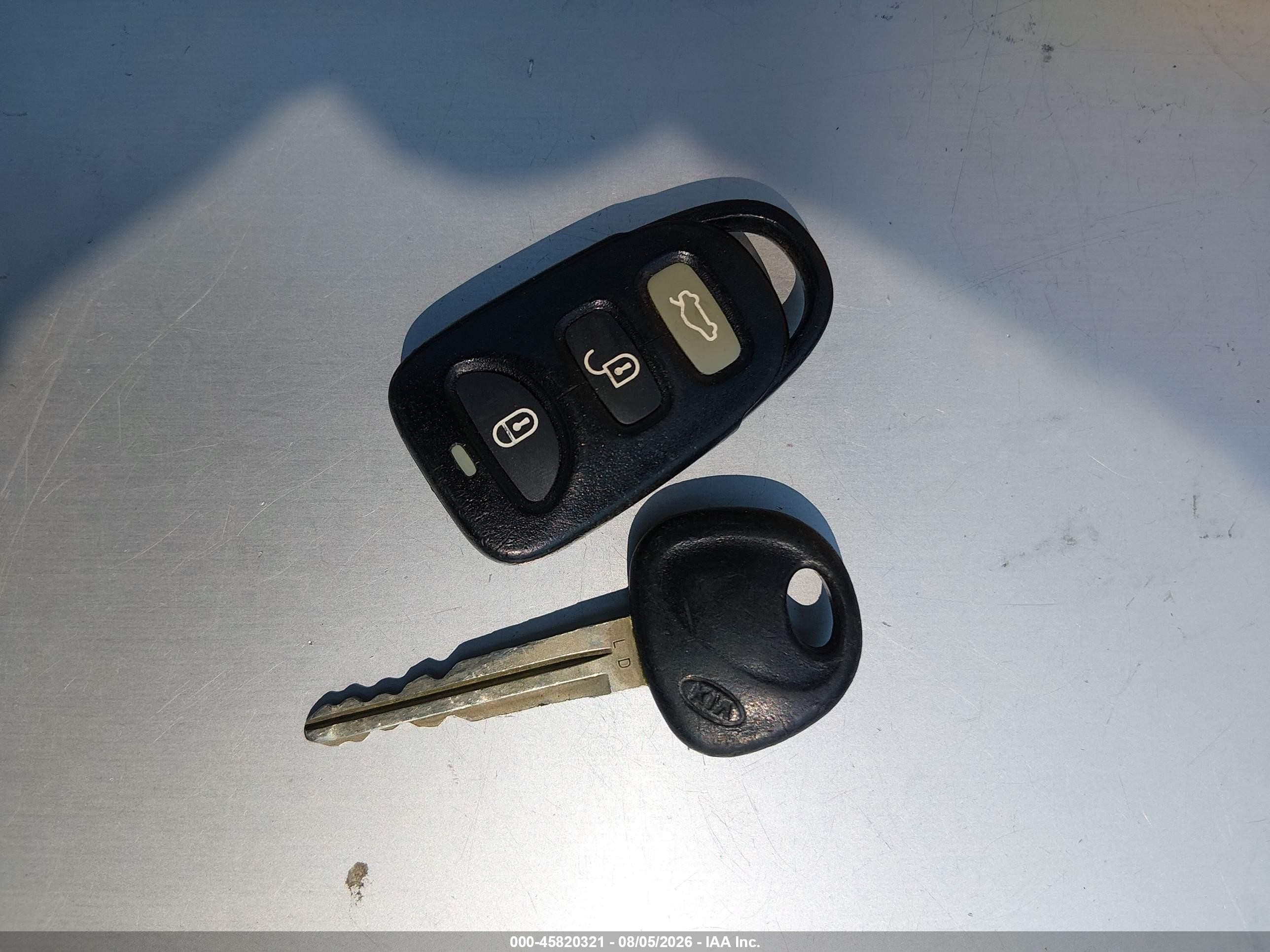 2007 Kia Spectra Ex Tan vin: KNAFE121775408576