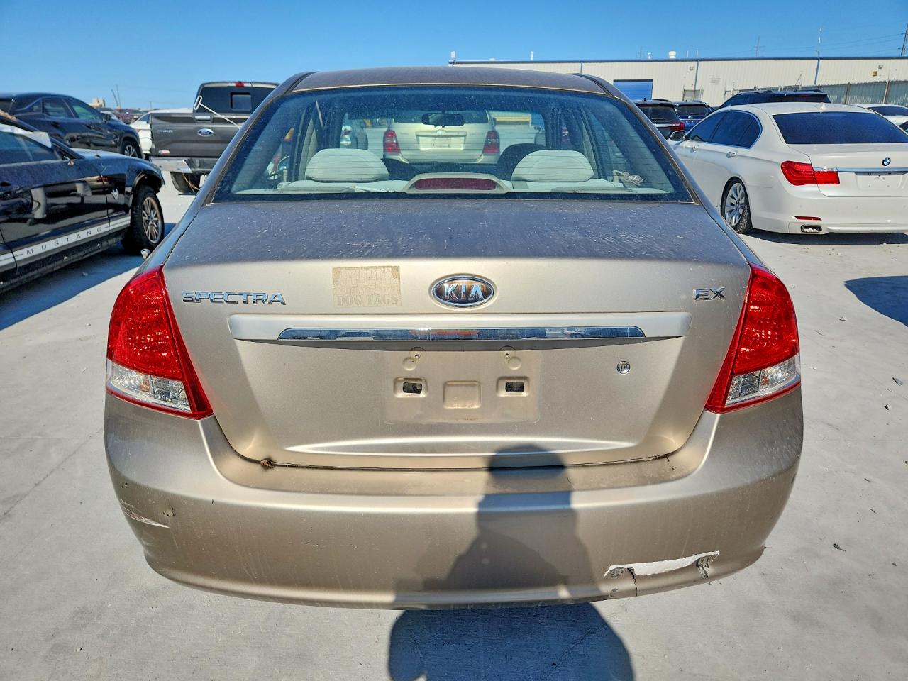 2007 Kia Spectra Lx Gold vin: KNAFE121775436720