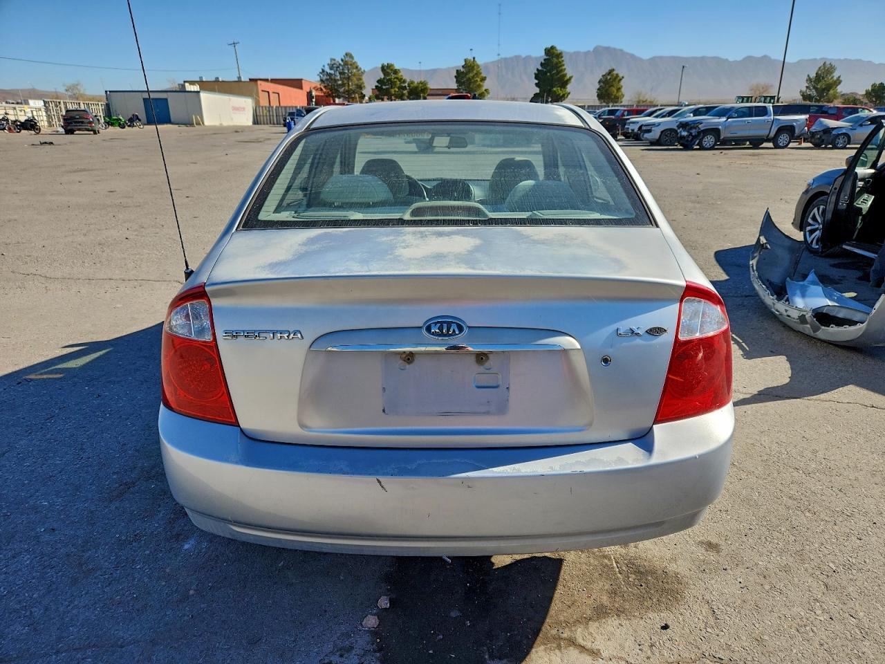 2004 Kia Spectra Lx Silver vin: KNAFE121845010286