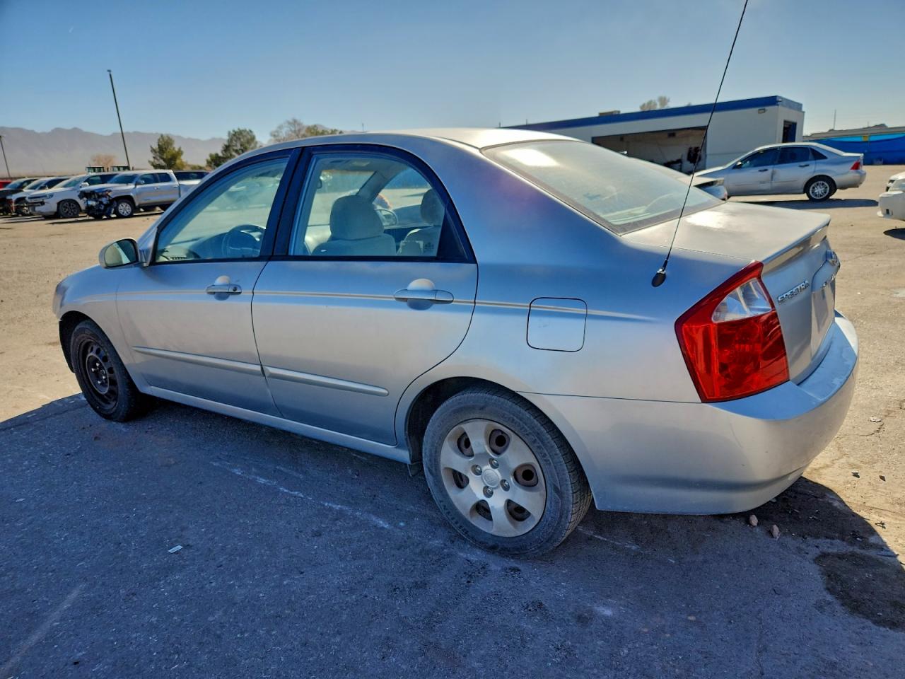 2004 Kia Spectra Lx Silver vin: KNAFE121845010286