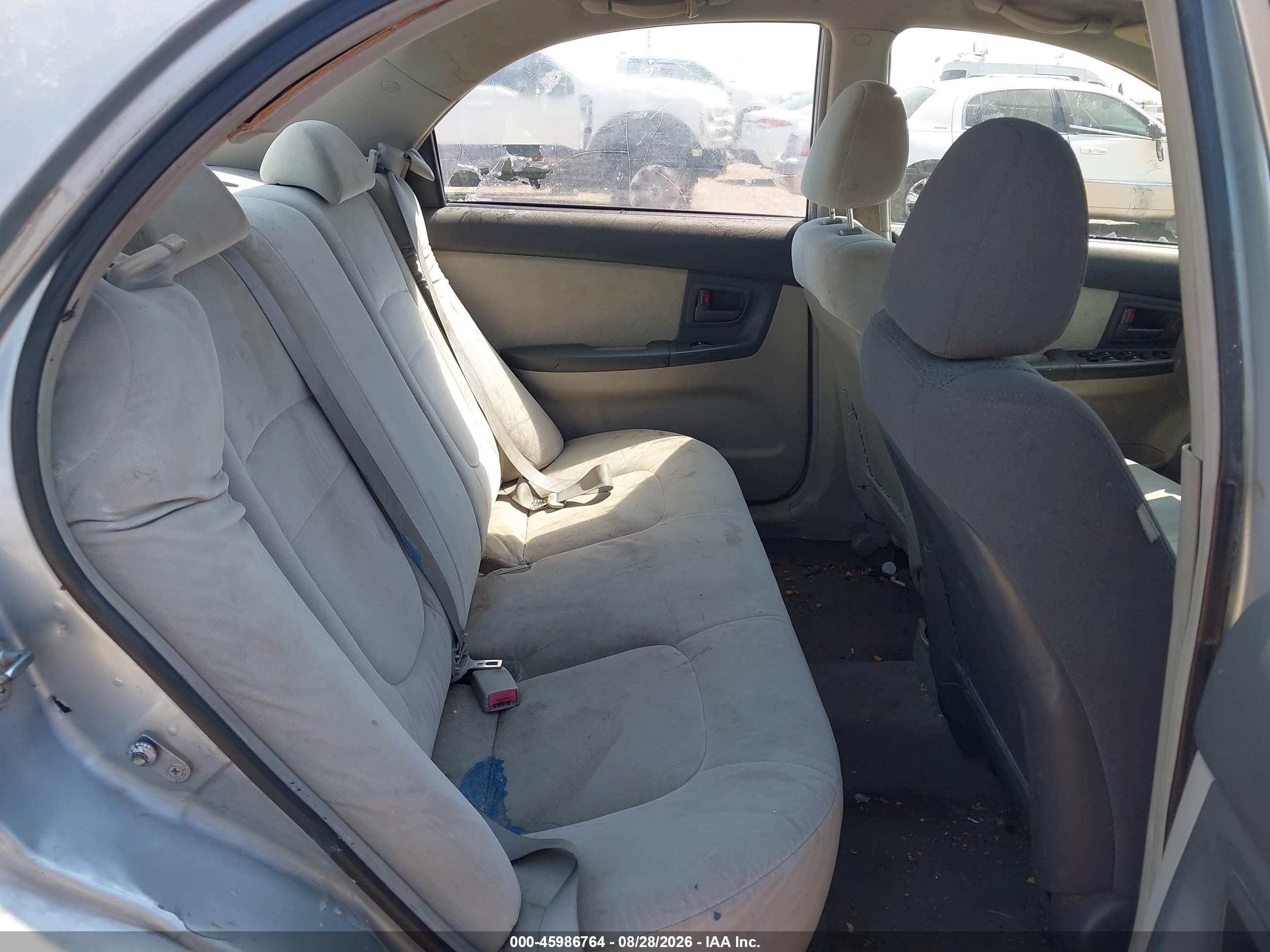 2004 Kia Spectra Ex/lx Серебряный vin: KNAFE121845024141