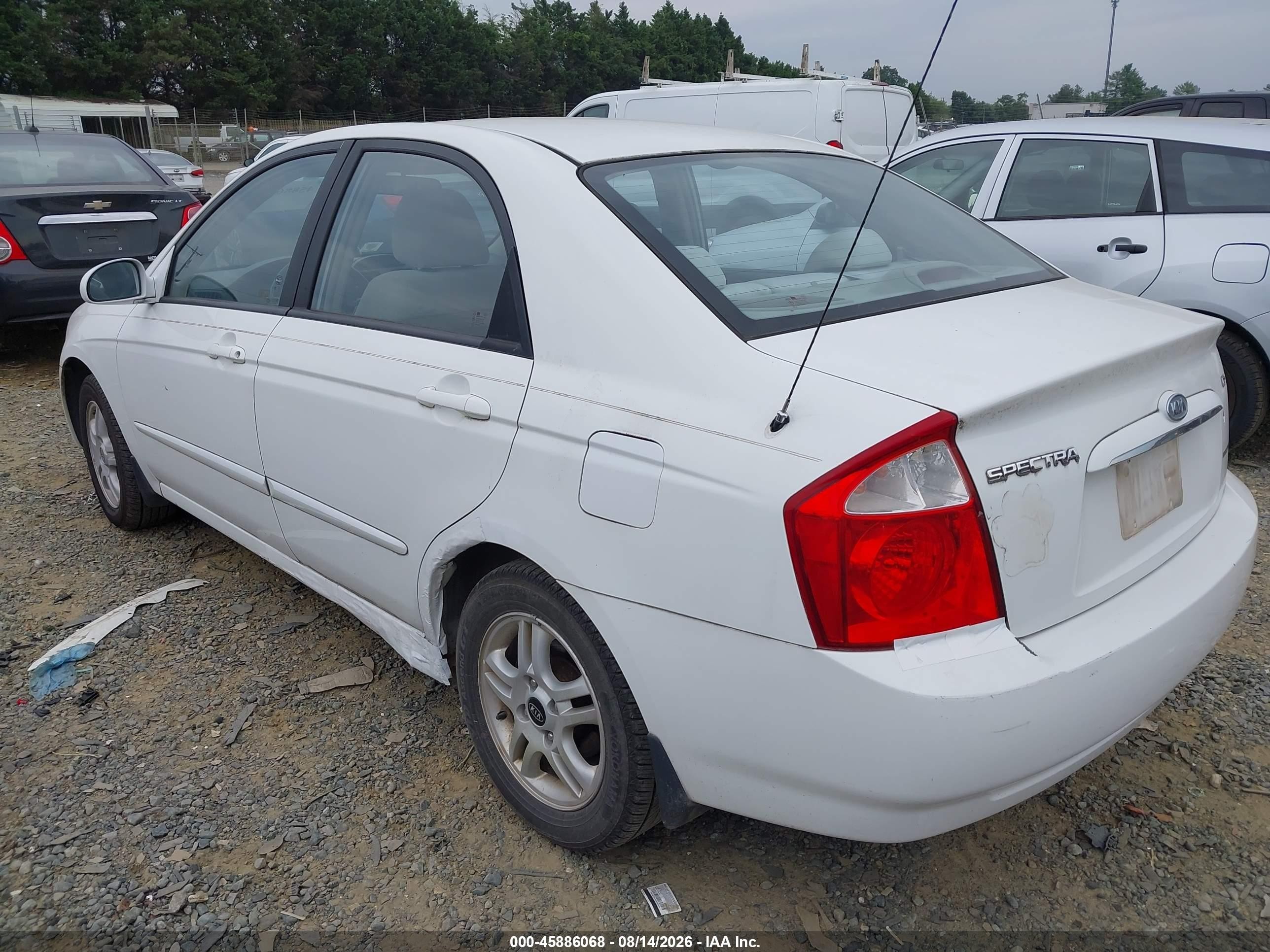 2005 Kia Spectra Ex/lx/sx White vin: KNAFE121855134107