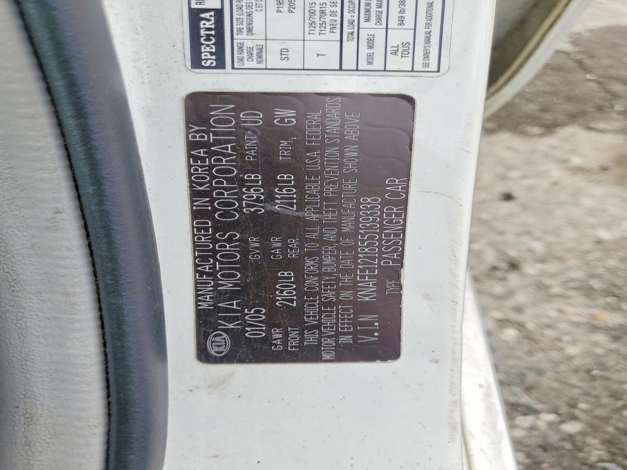 2005 Kia Spectra Lx White vin: KNAFE121855139338