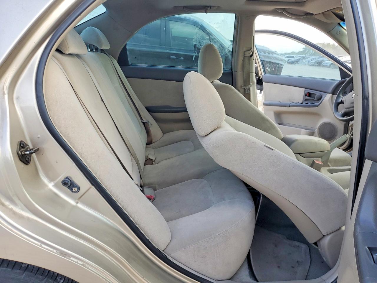 2005 Kia Spectra Lx Tan vin: KNAFE121855162053