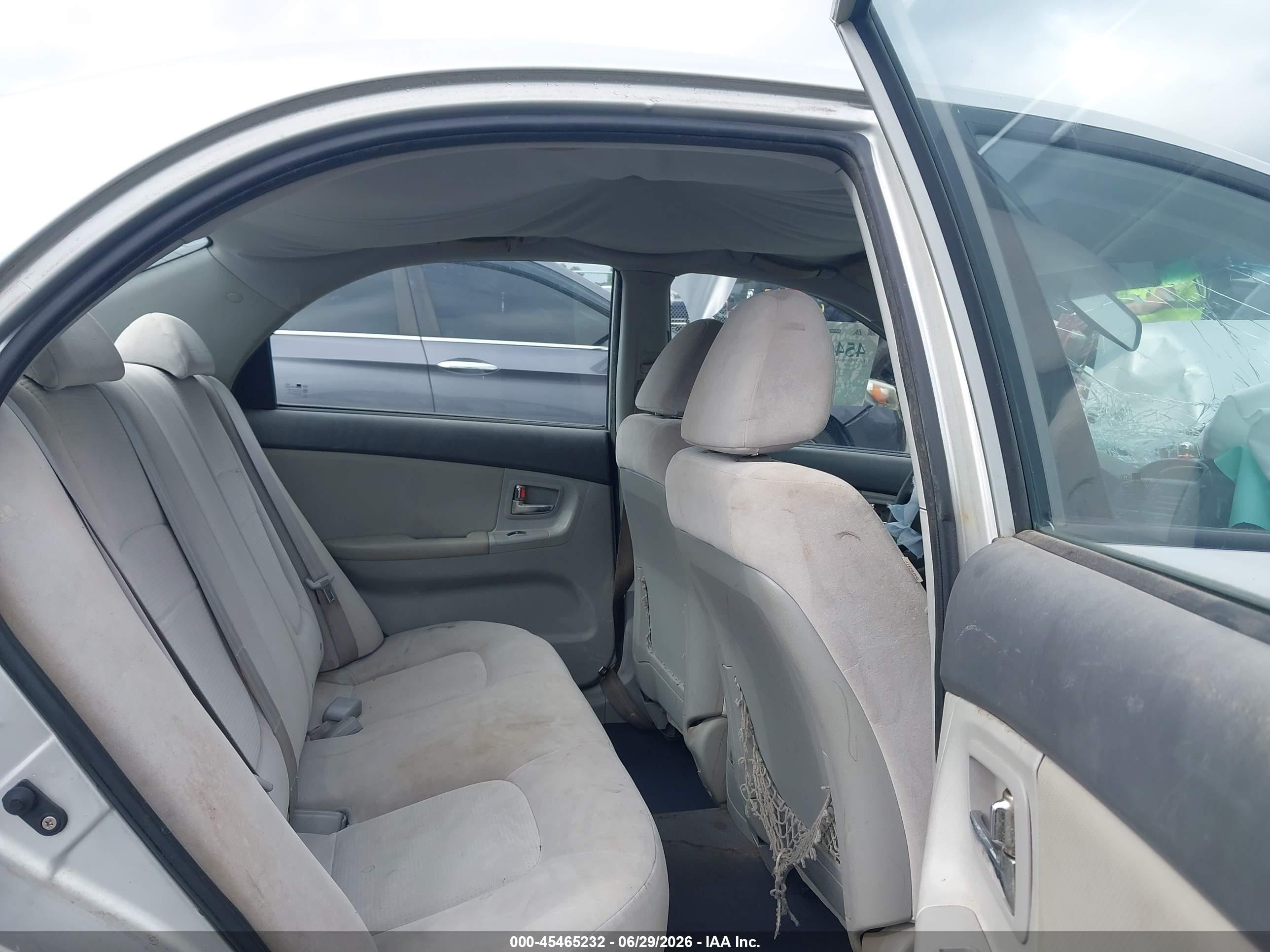2008 Kia Spectra Ex Silver vin: KNAFE121885511412