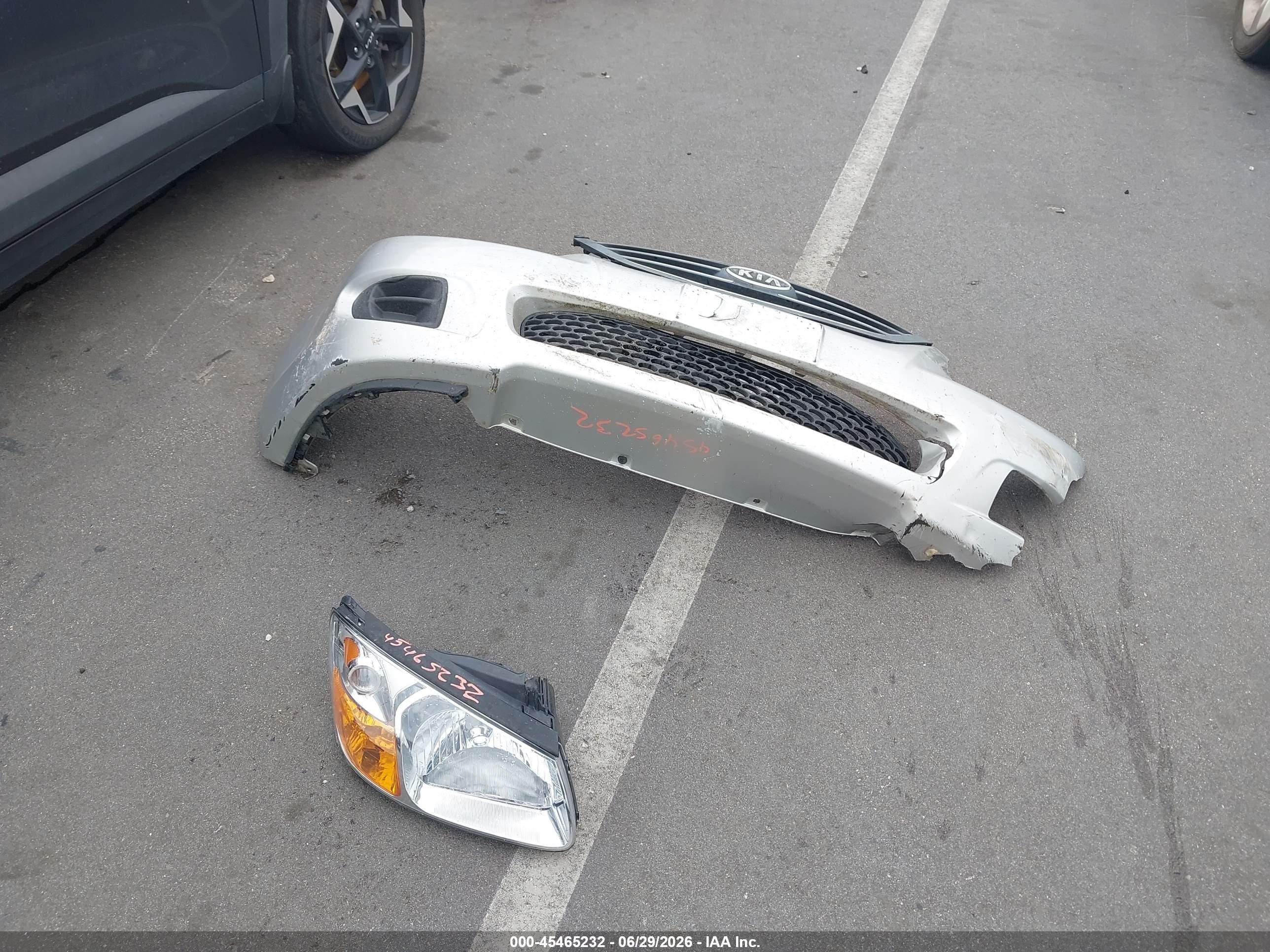2008 Kia Spectra Ex Silver vin: KNAFE121885511412