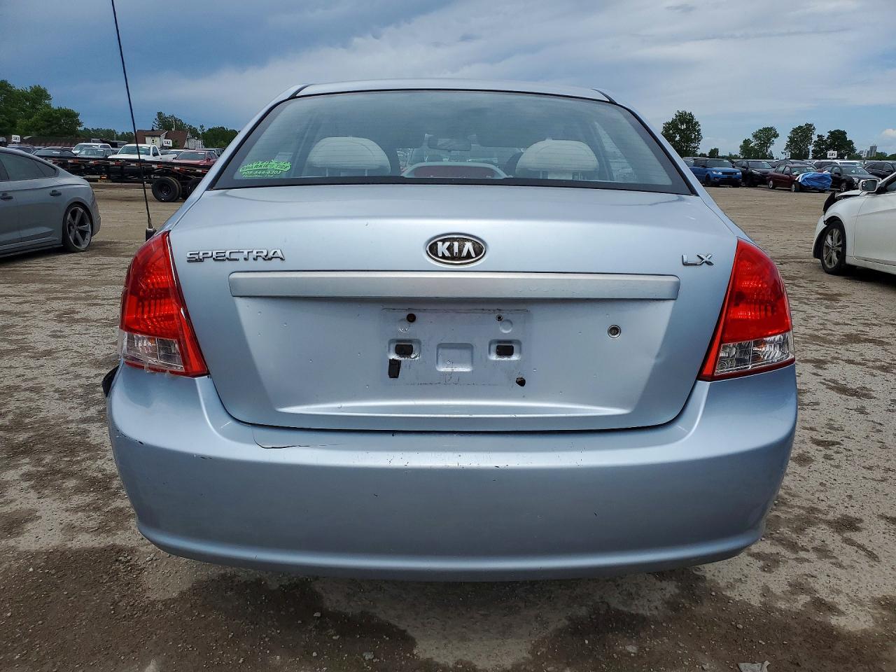 2008 Kia Spectra Lx Silver vin: KNAFE121885528243