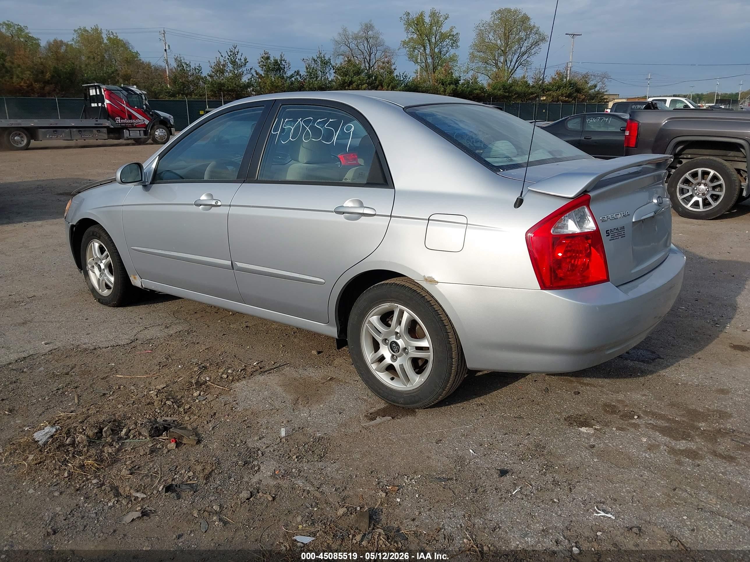 2005 Kia Spectra Ex/lx/sx Silver vin: KNAFE121955105649