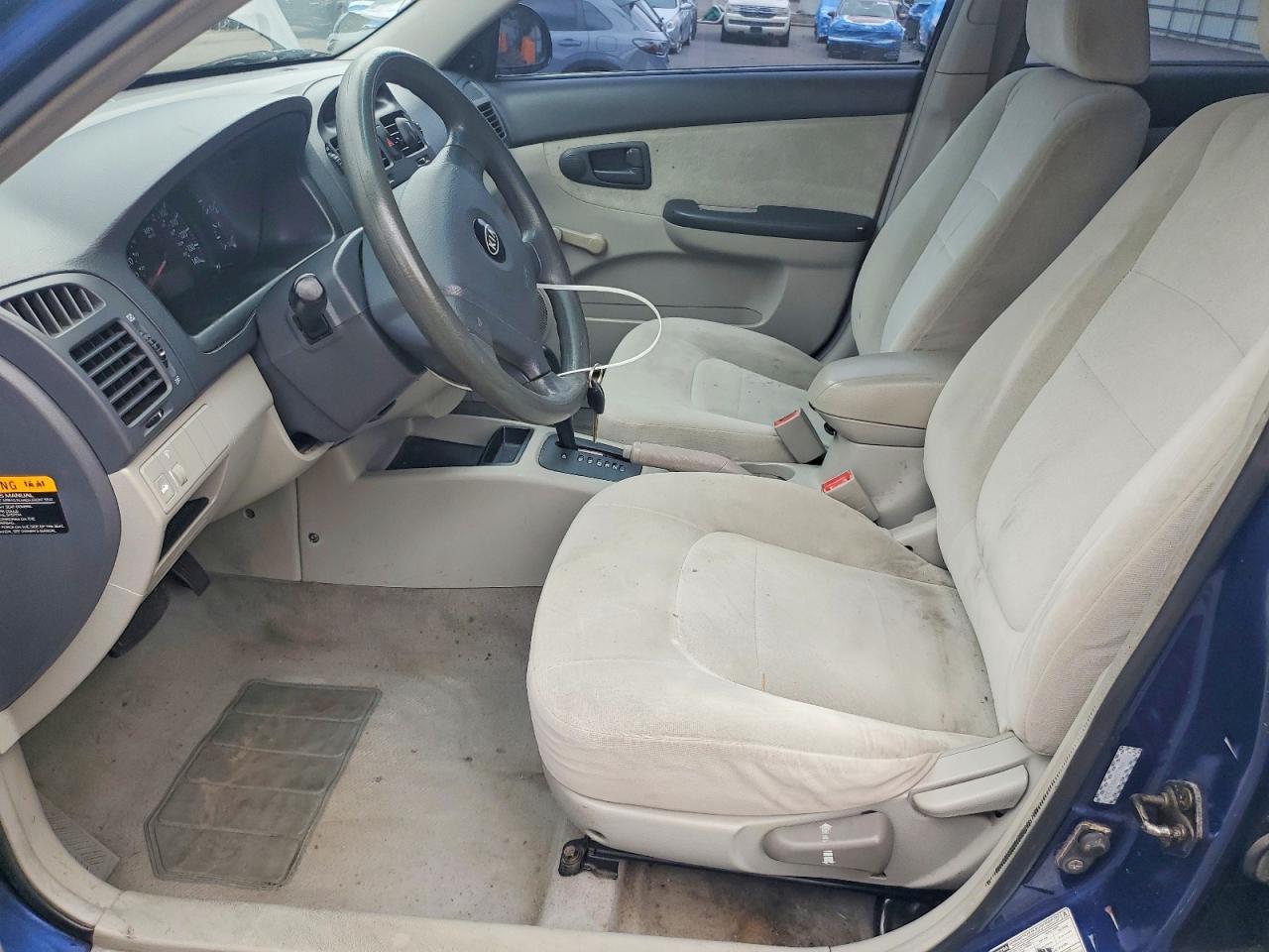 2005 Kia Spectra Blue vin: KNAFE121955170274