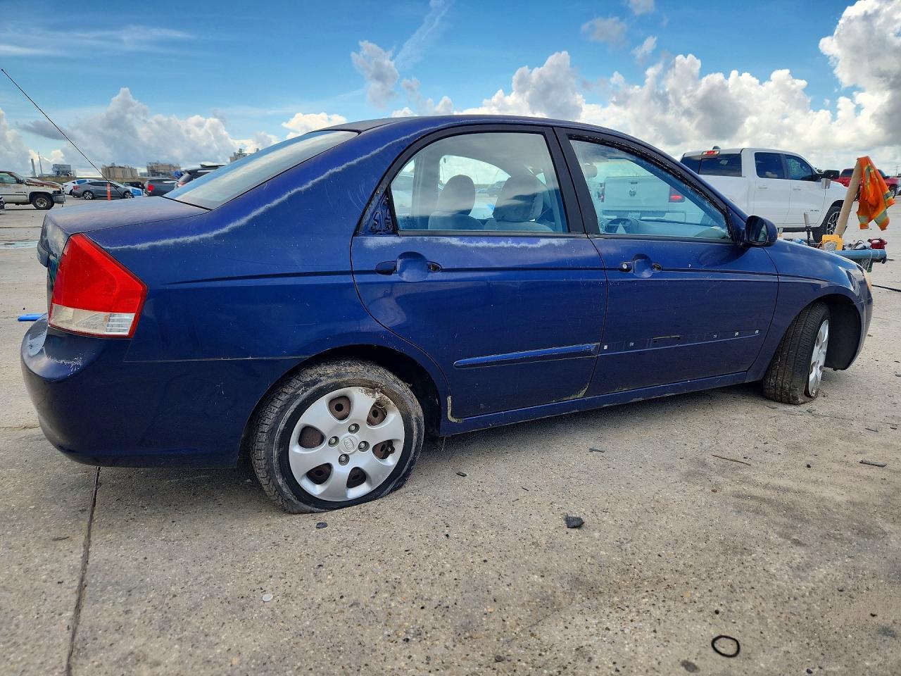 2007 Kia Spectra Lx Blue vin: KNAFE121X75439546