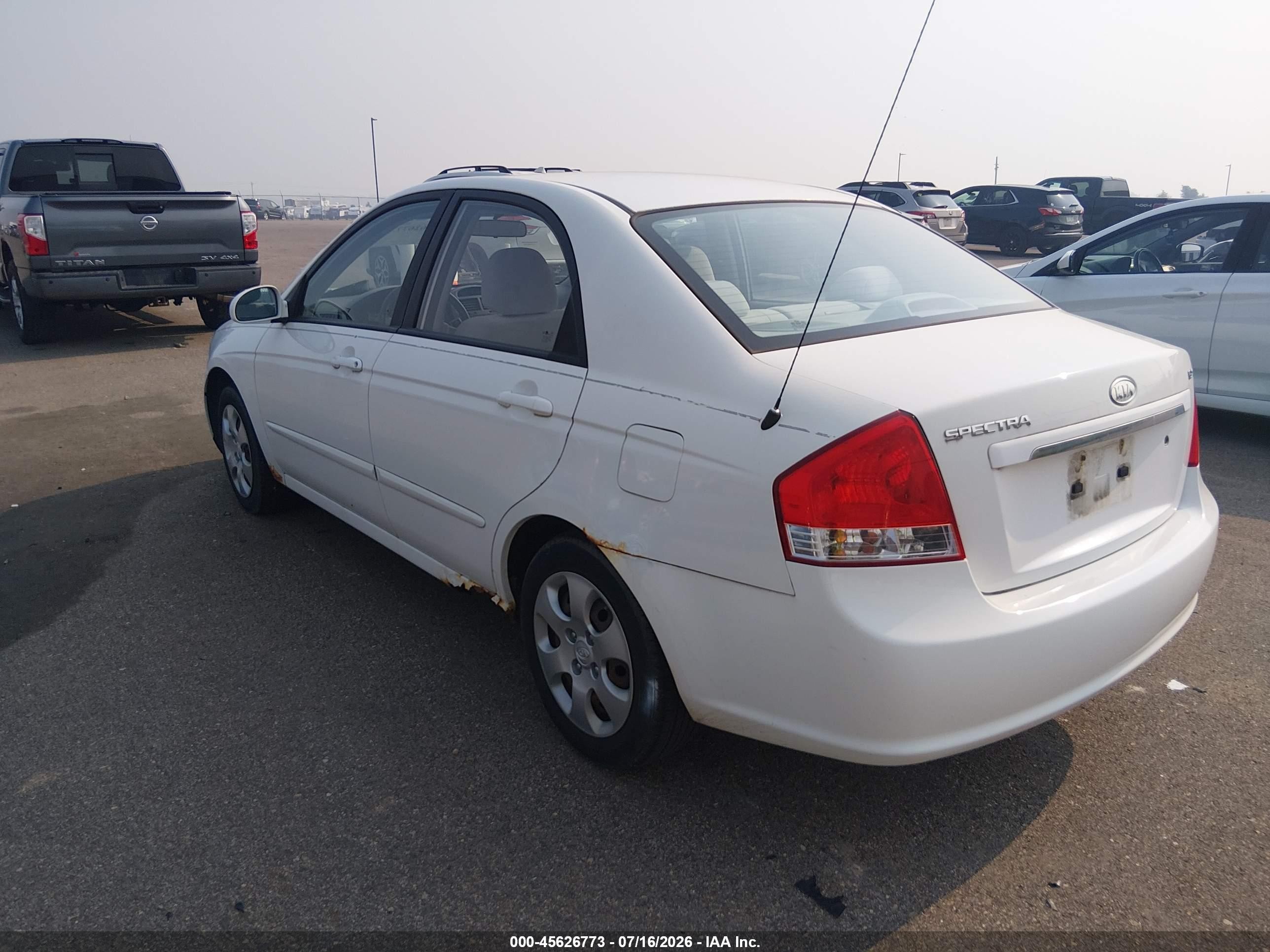 2008 Kia Spectra Ex Белый vin: KNAFE121X85557114