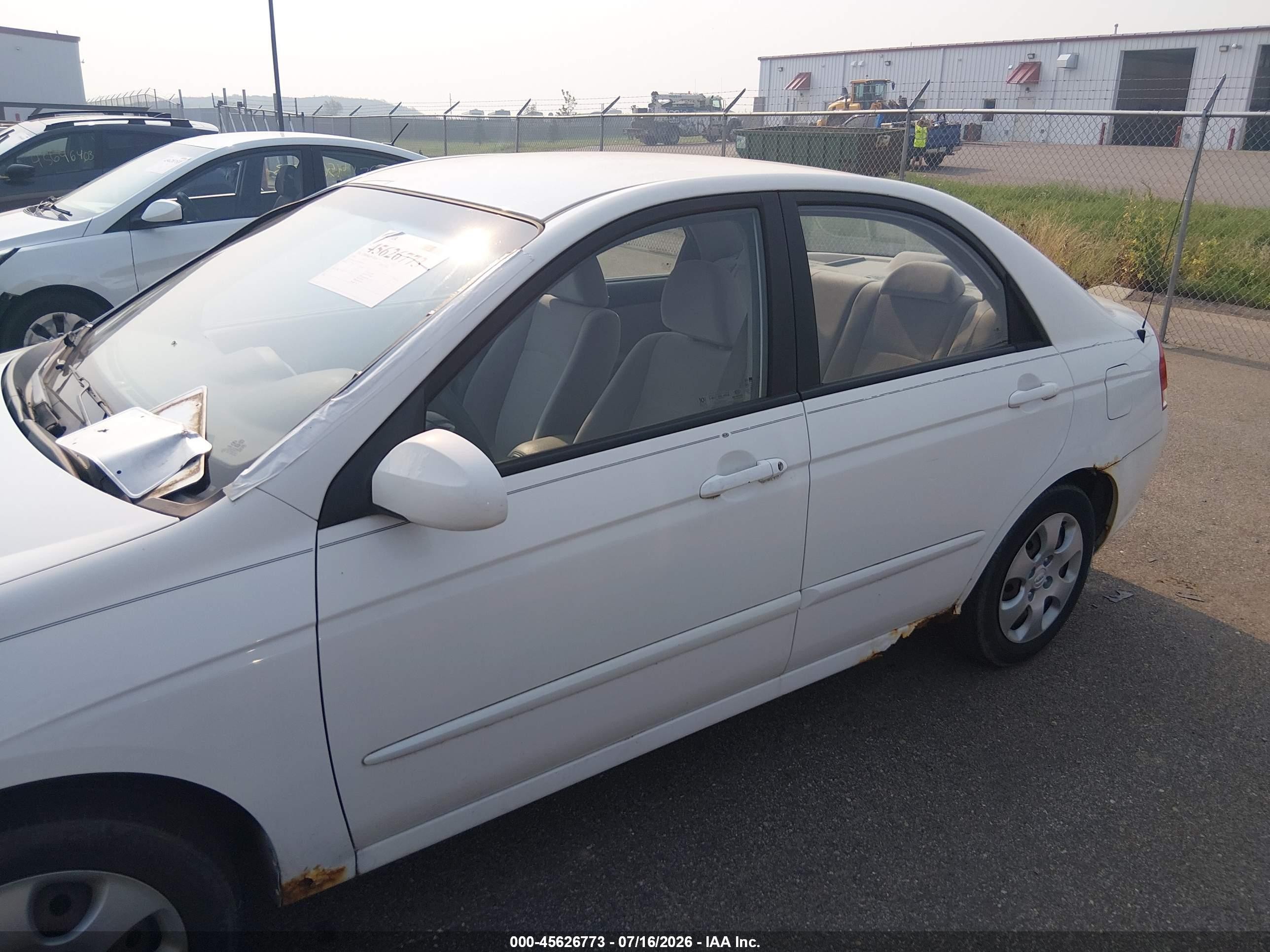 2008 Kia Spectra Ex Белый vin: KNAFE121X85557114
