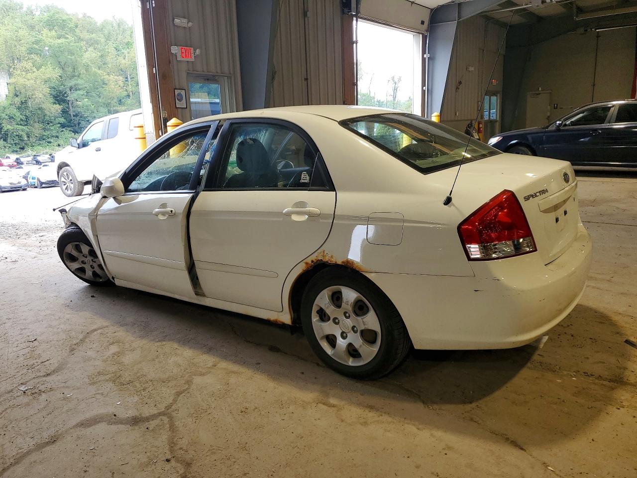 2008 Kia Spectra Lx White vin: KNAFE122085548527