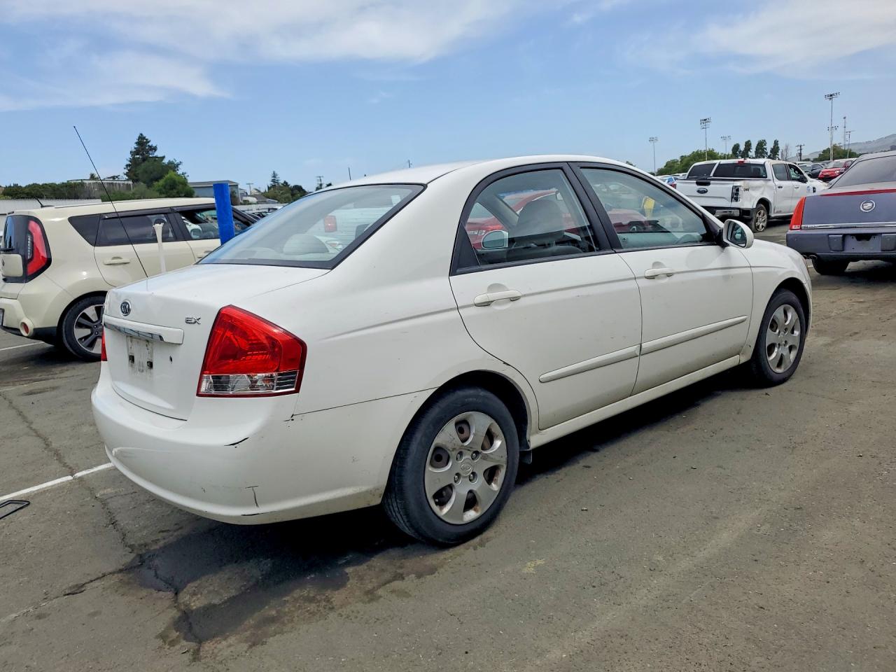 2008 Kia Spectra Lx Белый vin: KNAFE122085580989