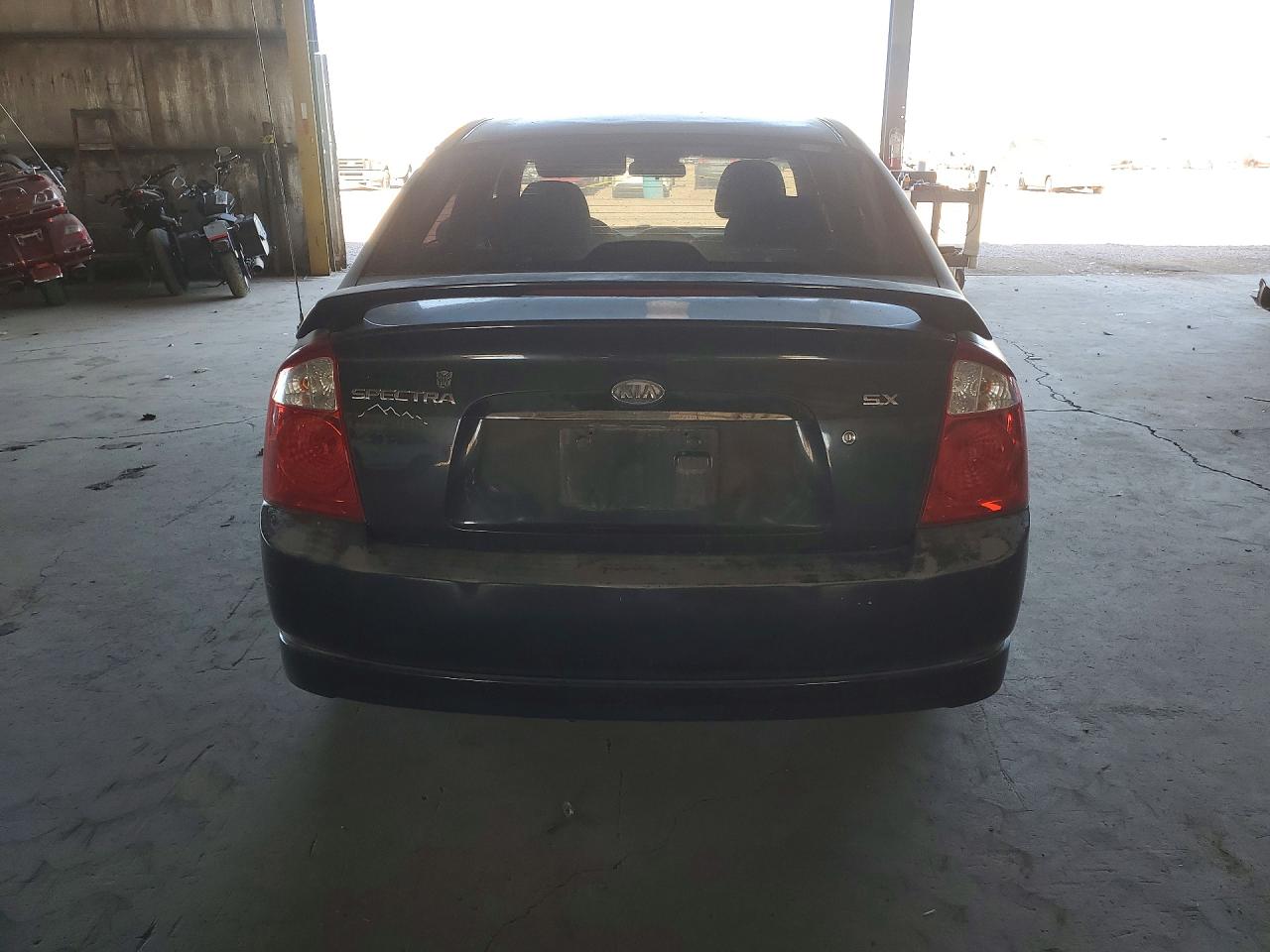 2006 Kia Spectra Charcoal vin: KNAFE122165208249