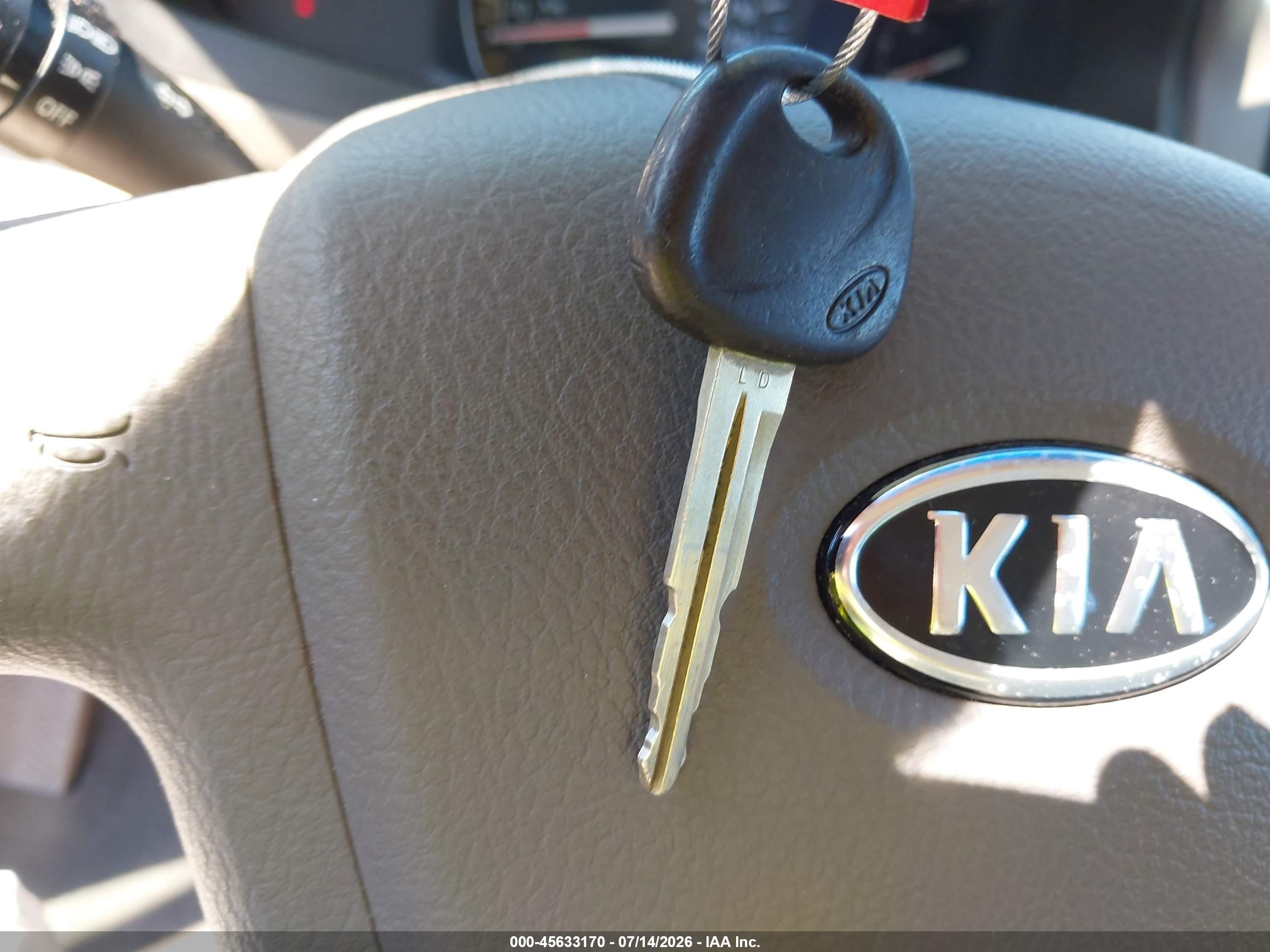 2008 Kia Spectra Ex Red vin: KNAFE122185558533