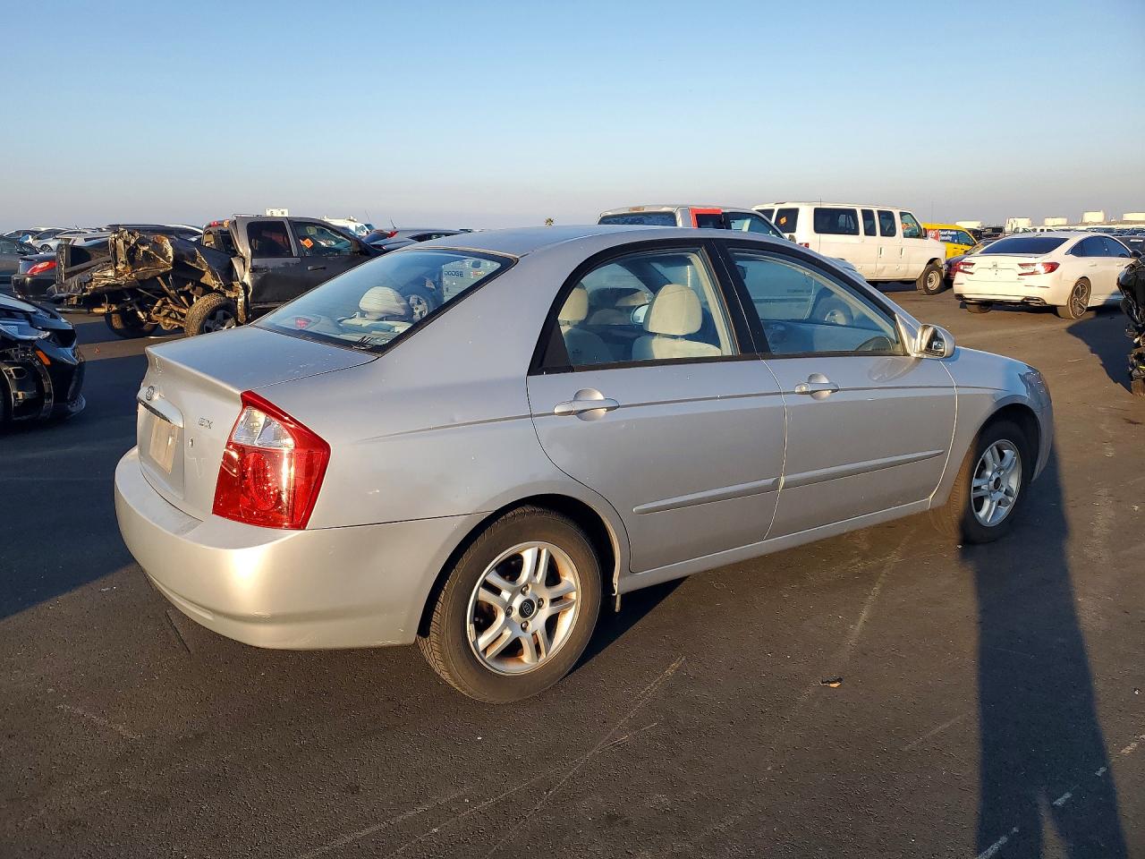 2004 Kia Spectra Lx Silver vin: KNAFE122445008611