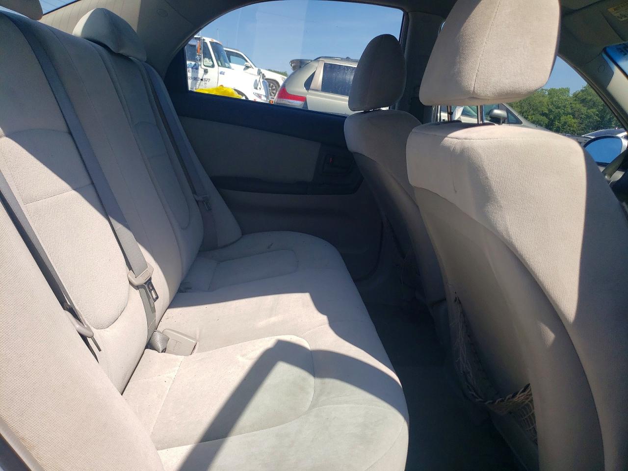 2006 Kia Spectra Ex Silver vin: KNAFE122465244551