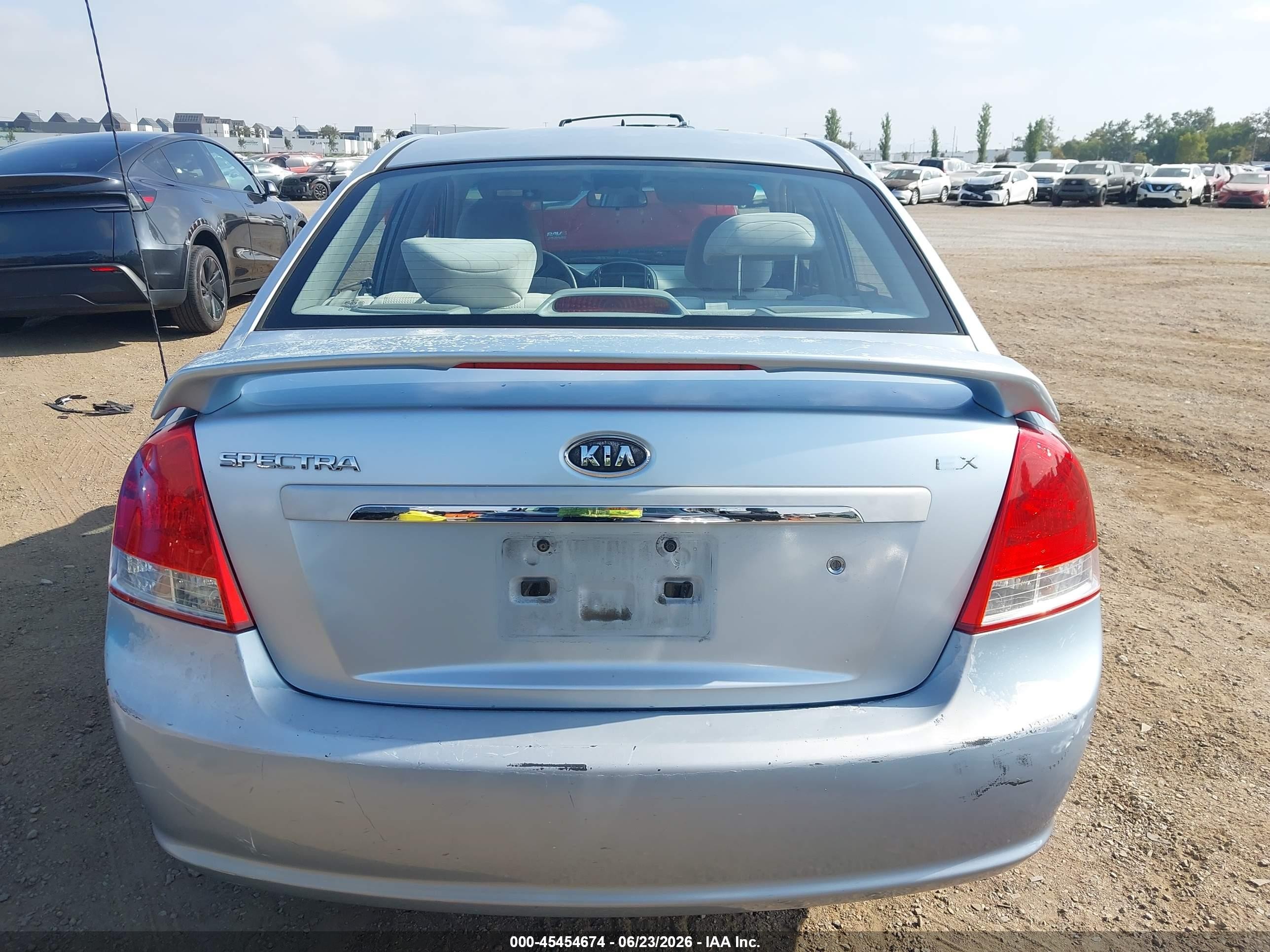 2007 Kia Spectra Ex Серебряный vin: KNAFE122475488489