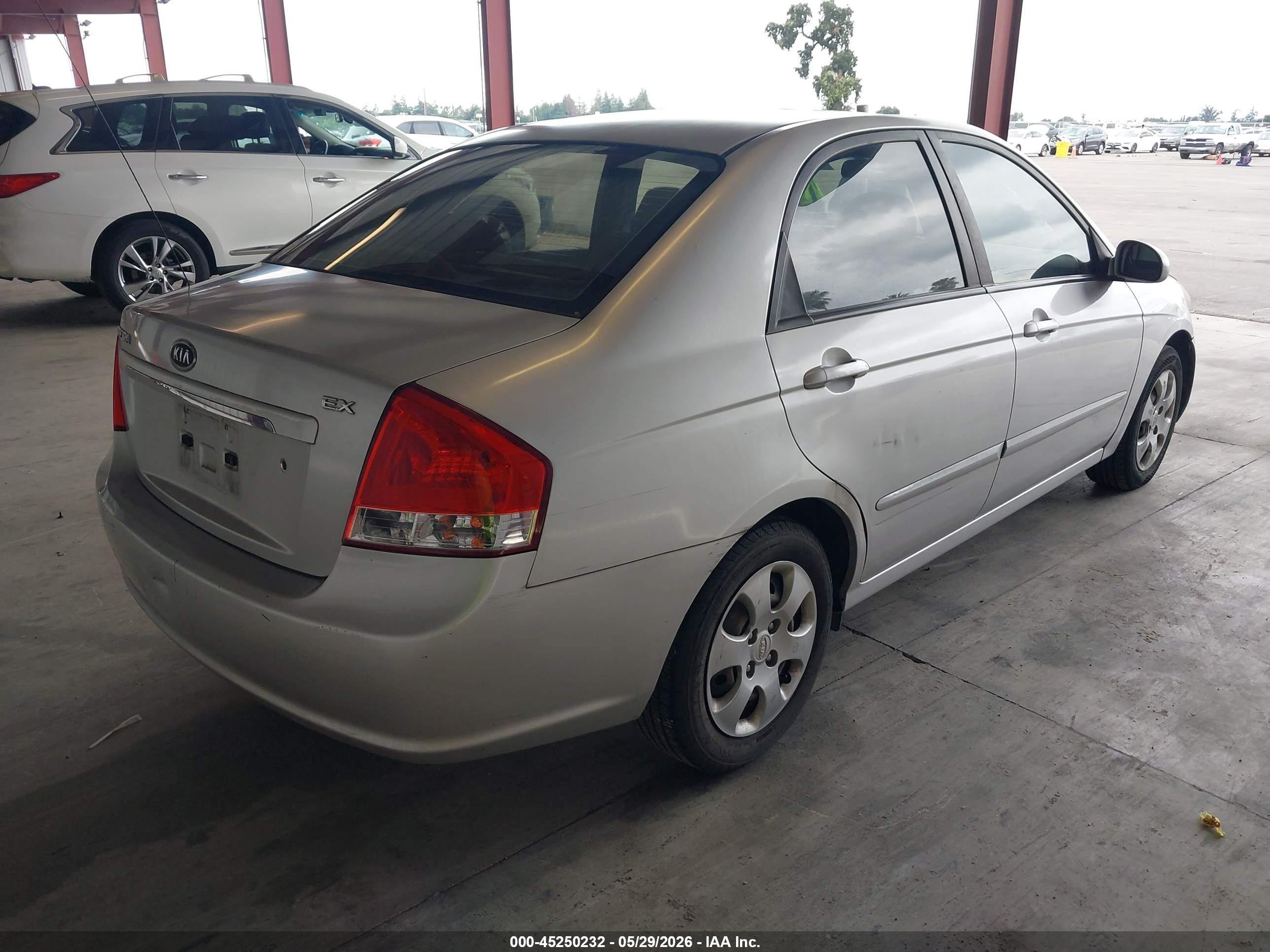 2008 Kia Spectra Ex Silver vin: KNAFE122485493192