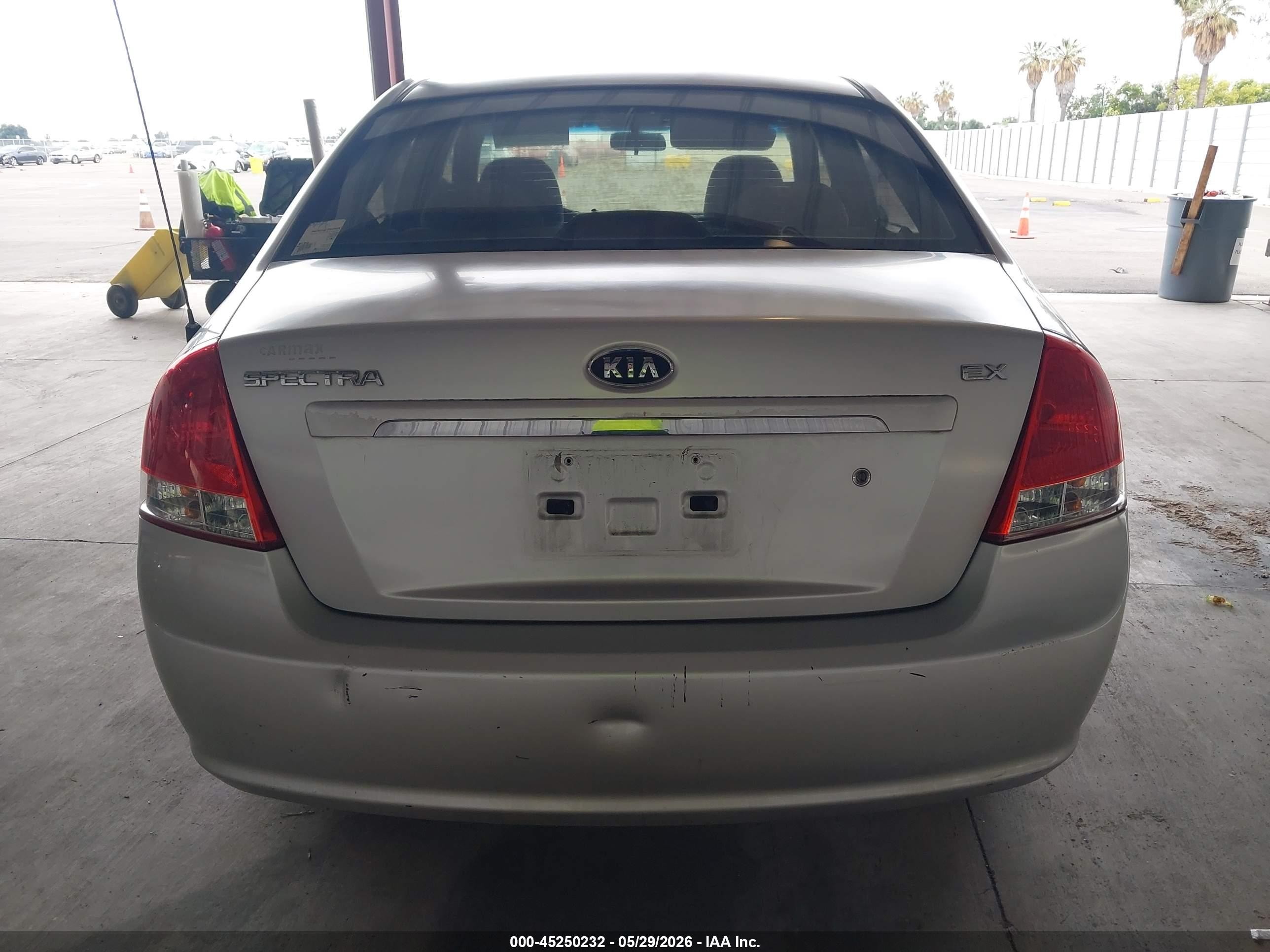 2008 Kia Spectra Ex Silver vin: KNAFE122485493192