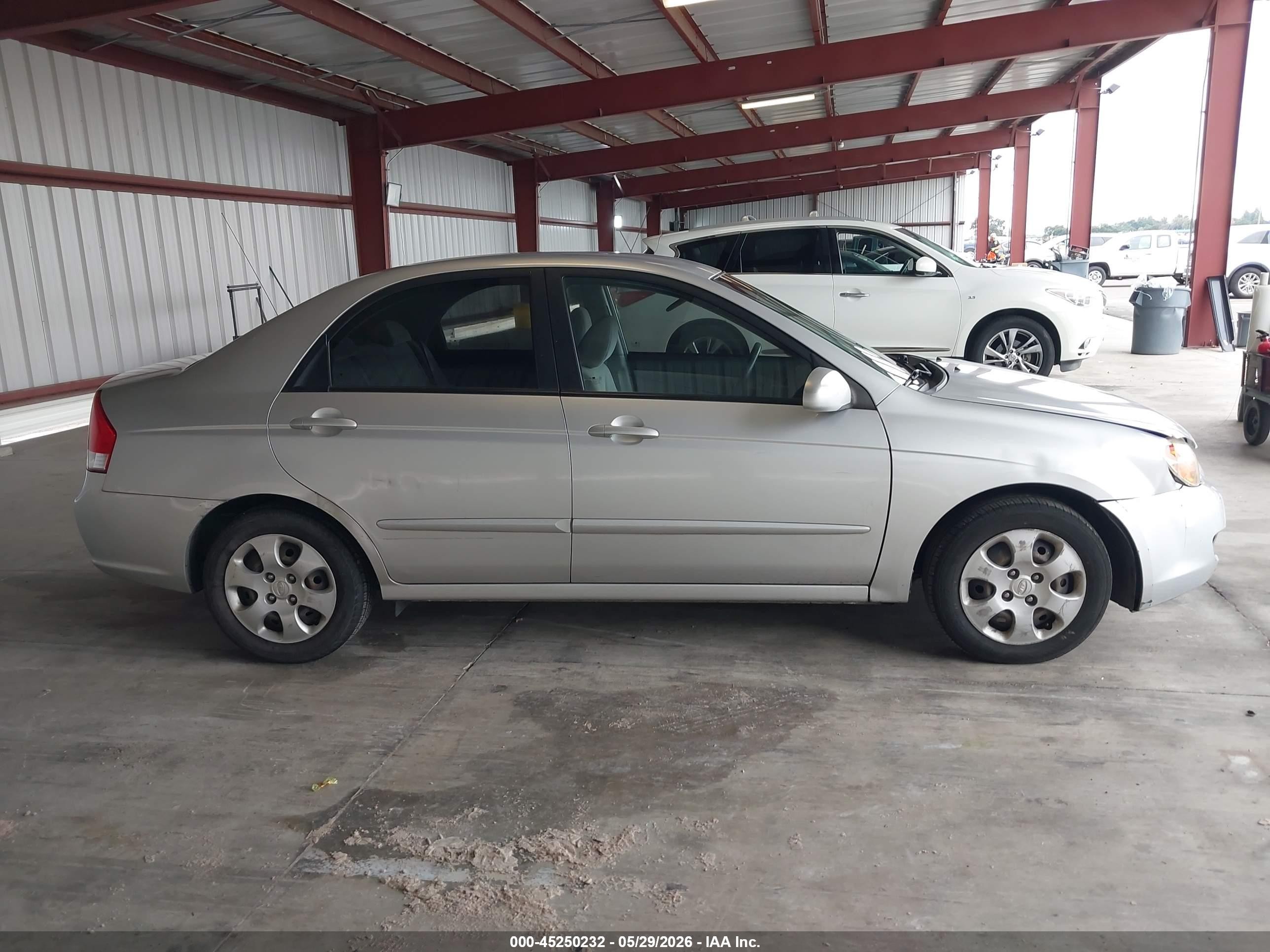 2008 Kia Spectra Ex Silver vin: KNAFE122485493192
