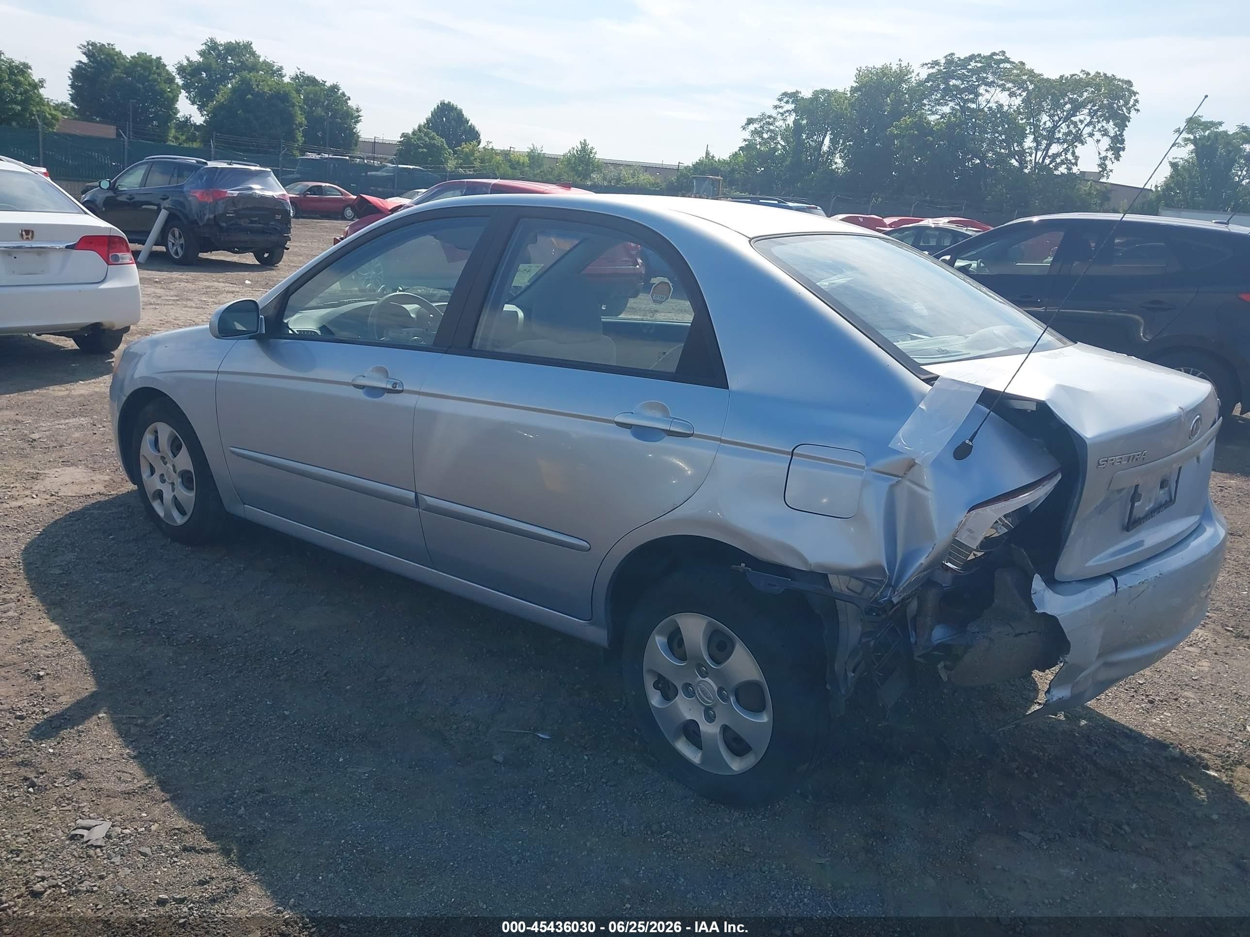 2008 Kia Spectra Ex Silver vin: KNAFE122485560387