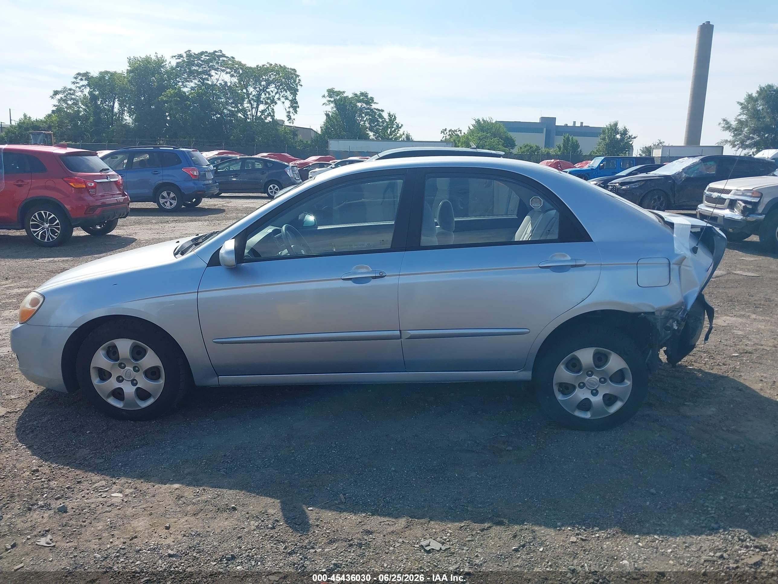 2008 Kia Spectra Ex Silver vin: KNAFE122485560387