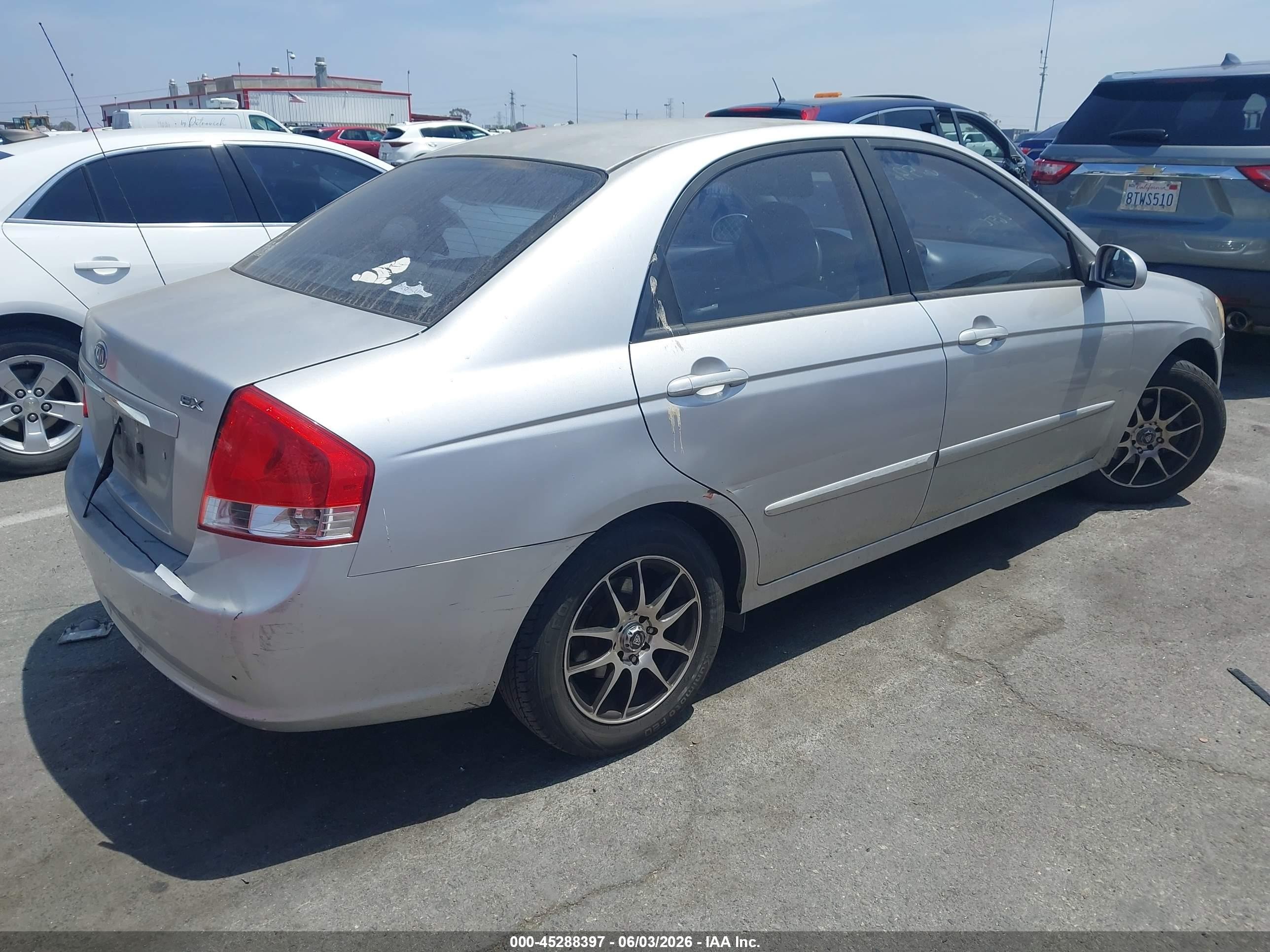 2008 Kia Spectra Ex Silver vin: KNAFE122585584648