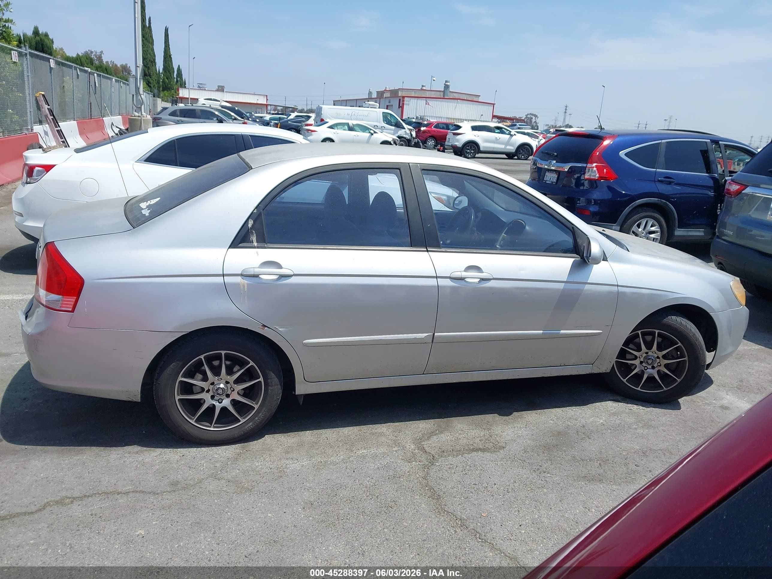 2008 Kia Spectra Ex Silver vin: KNAFE122585584648