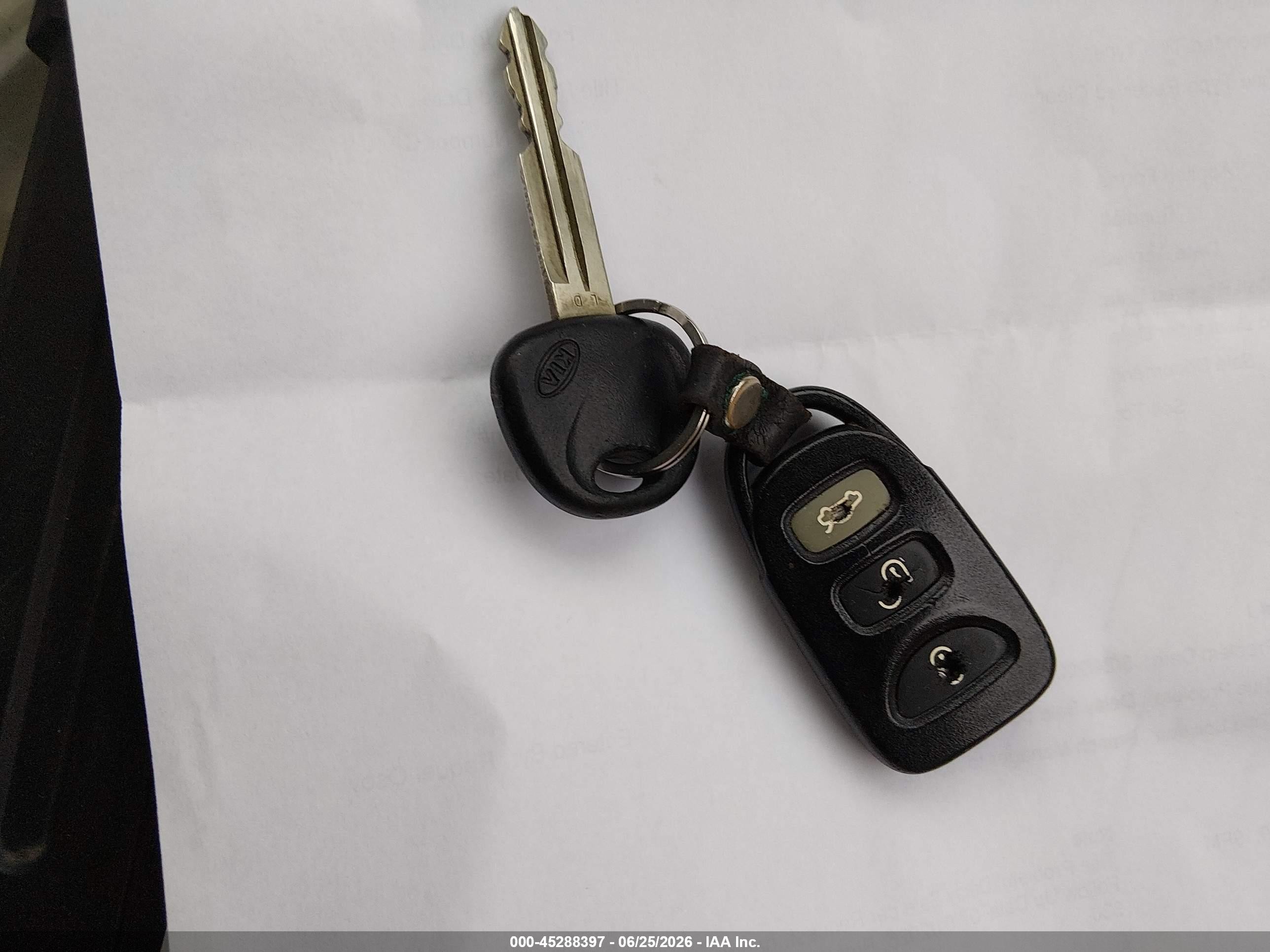 2008 Kia Spectra Ex Silver vin: KNAFE122585584648