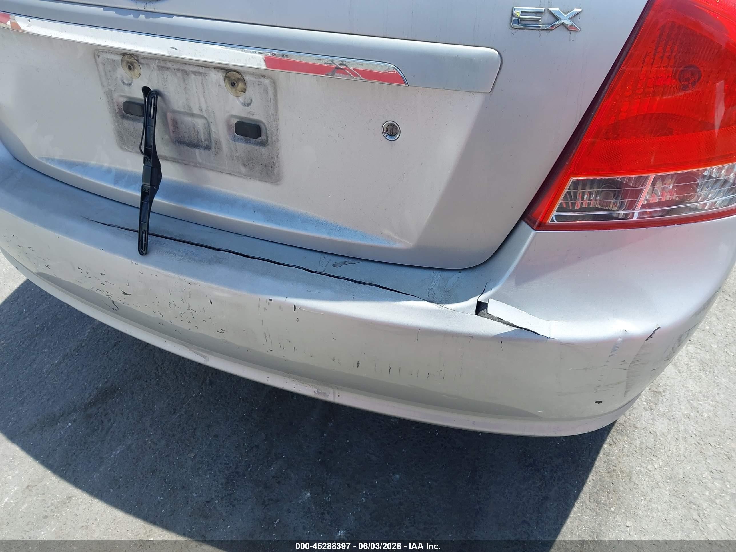 2008 Kia Spectra Ex Silver vin: KNAFE122585584648