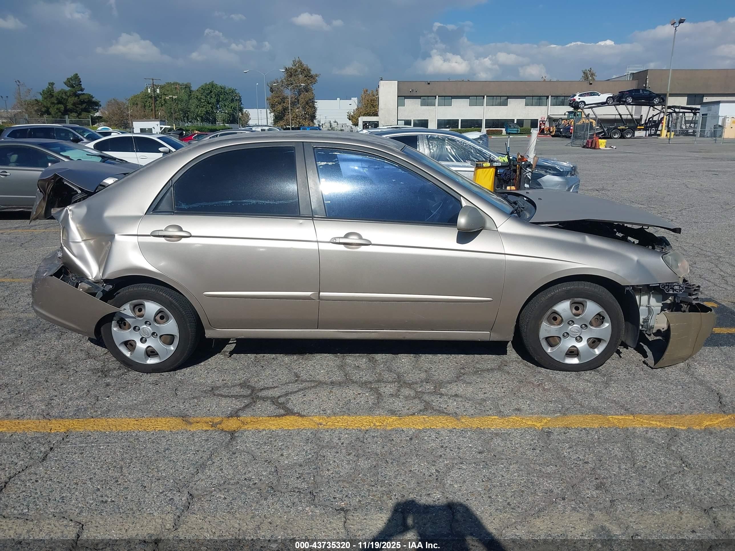 2007 Kia Spectra Ex Beige vin: KNAFE122675483259