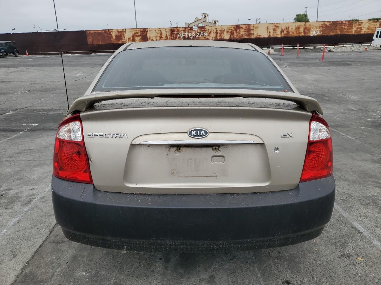 2004 Kia Spectra Lx Tan vin: KNAFE122745043479