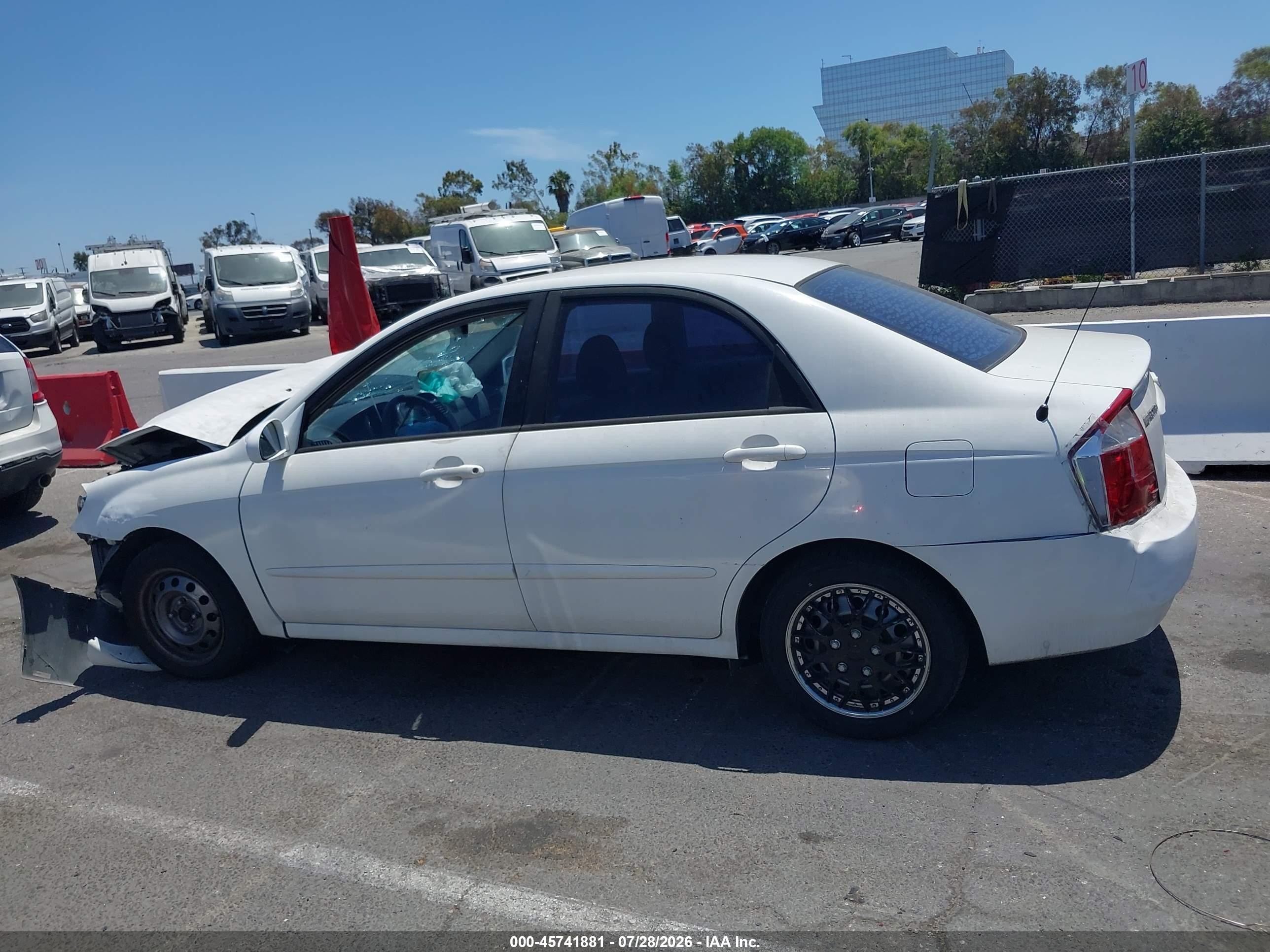 2005 Kia Spectra Ex/lx/sx White vin: KNAFE122755123818