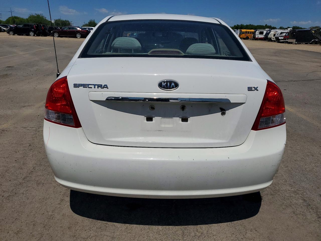 2008 Kia Spectra Lx Белый vin: KNAFE122785582674