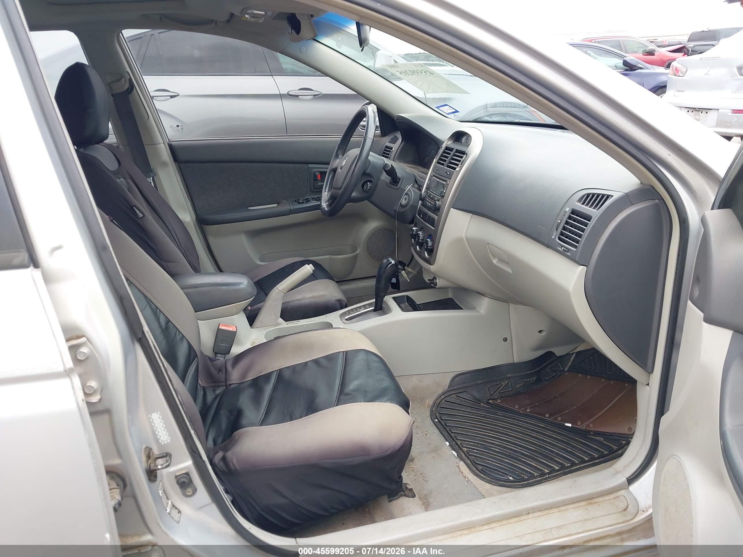 2005 Kia Spectra5   Silver vin: KNAFE161155108779