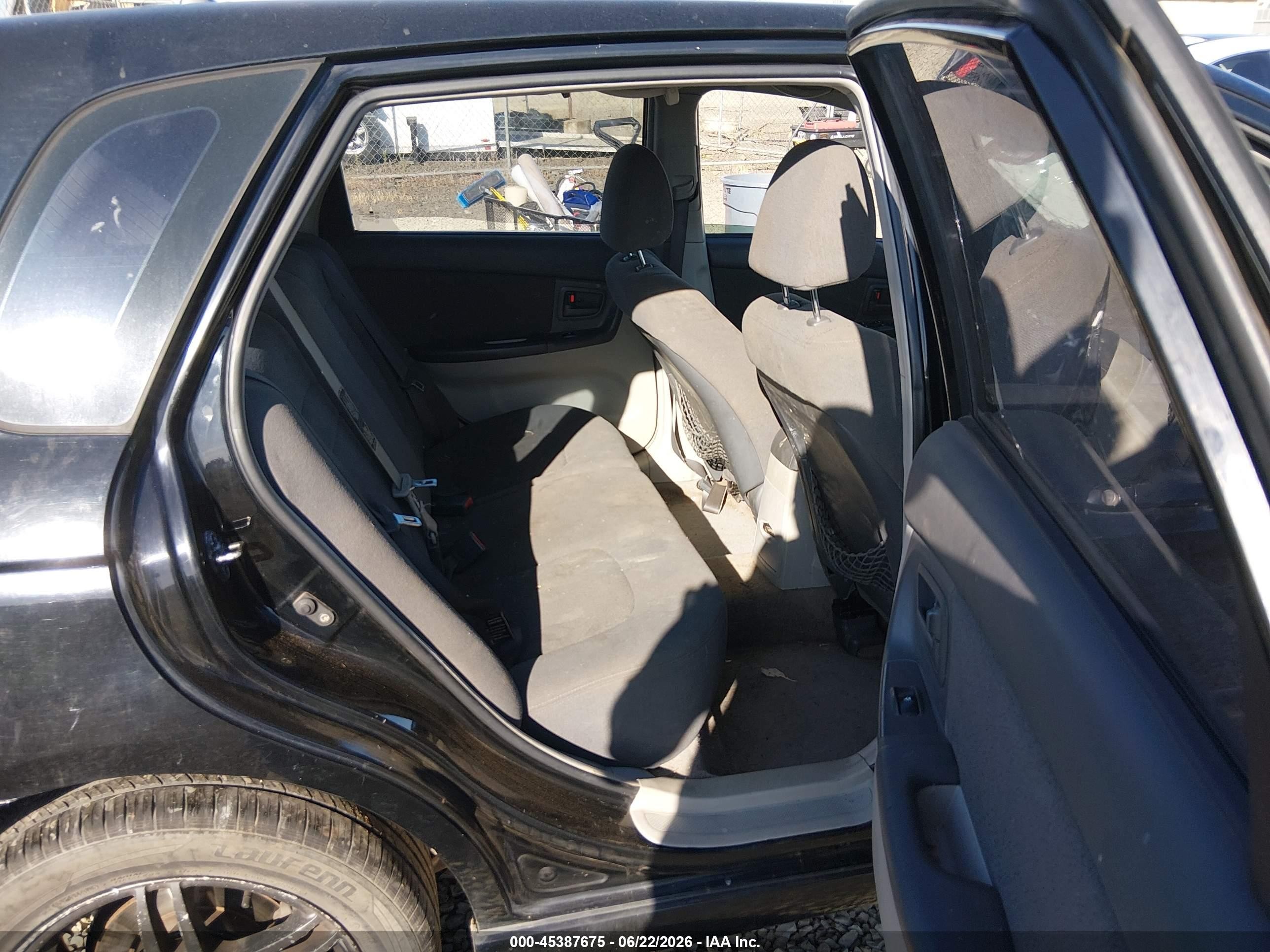 2005 Kia Spectra5   Black vin: KNAFE161355121369