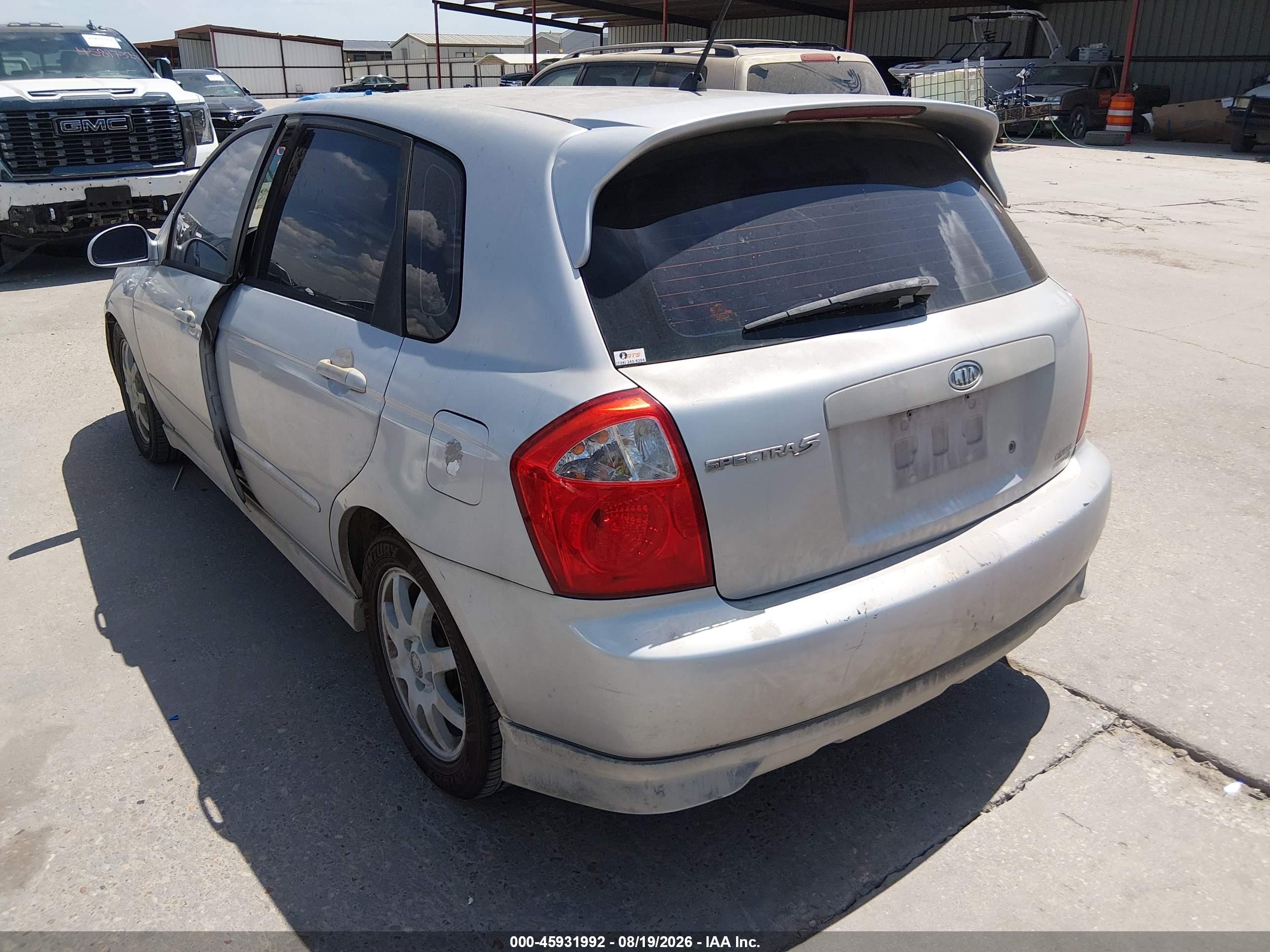 2005 Kia Spectra5   Silver vin: KNAFE161355125812