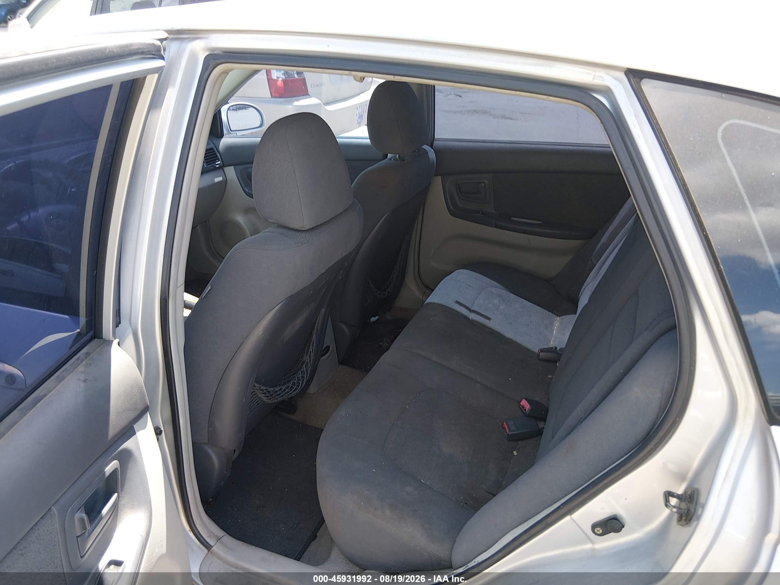 2005 Kia Spectra5   Silver vin: KNAFE161355125812