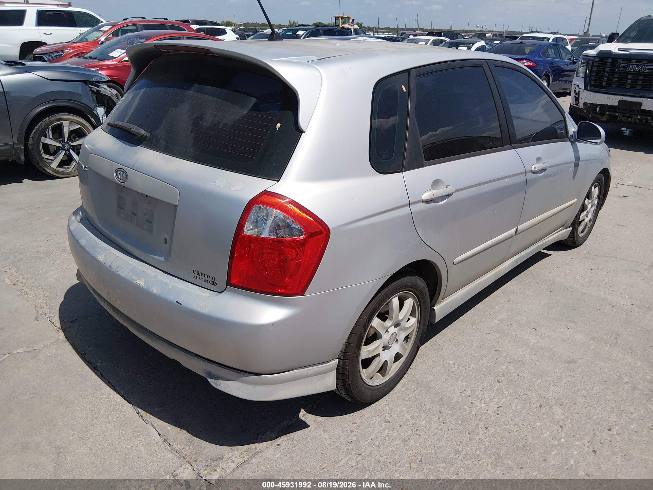 2005 Kia Spectra5   Silver vin: KNAFE161355125812