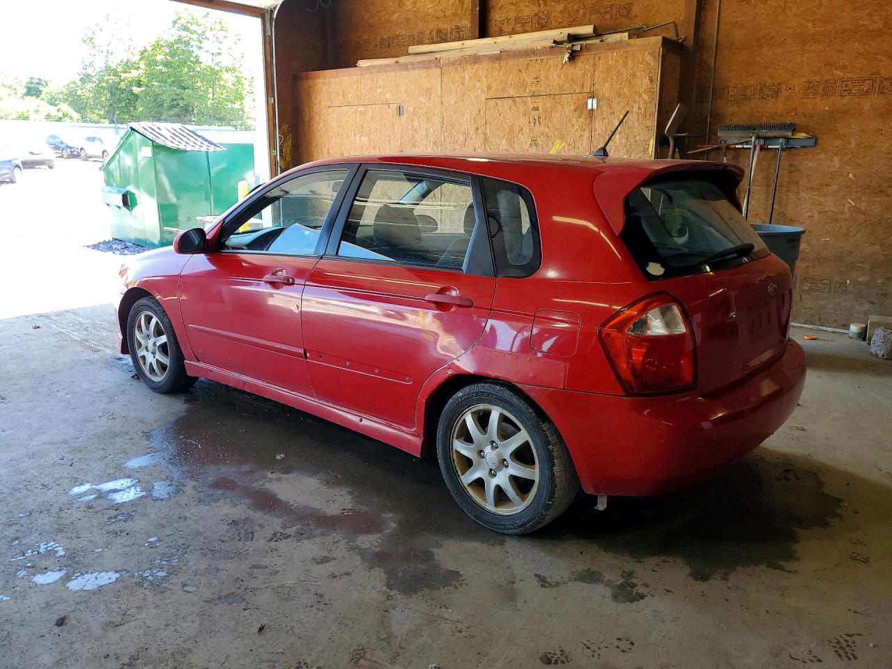 2006 Kia Spectra Spectra5 Red vin: KNAFE161365244901