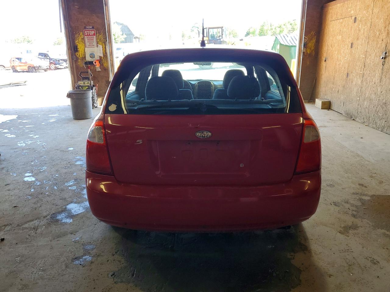 2006 Kia Spectra Spectra5 Red vin: KNAFE161365244901