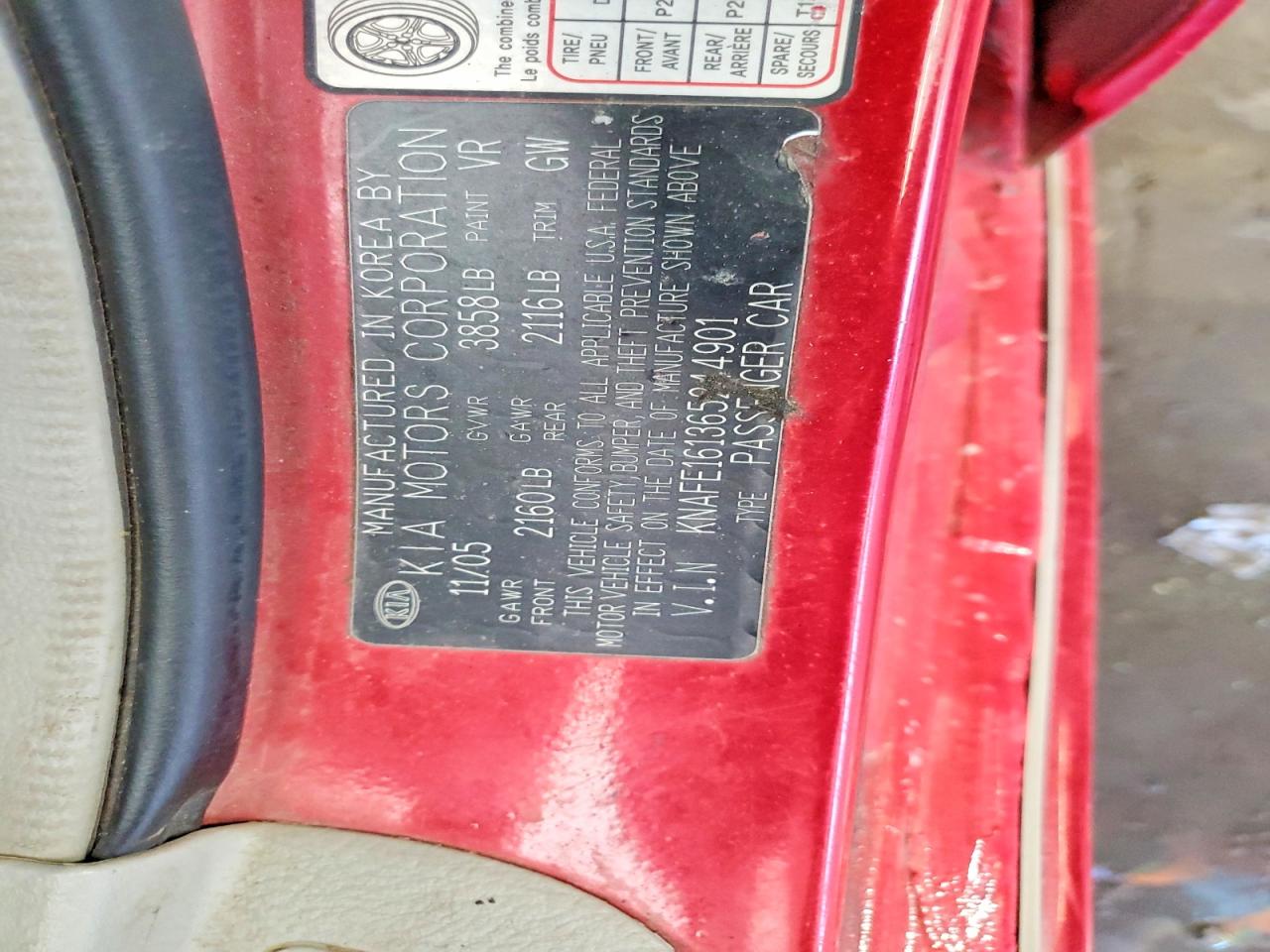 2006 Kia Spectra Spectra5 Red vin: KNAFE161365244901