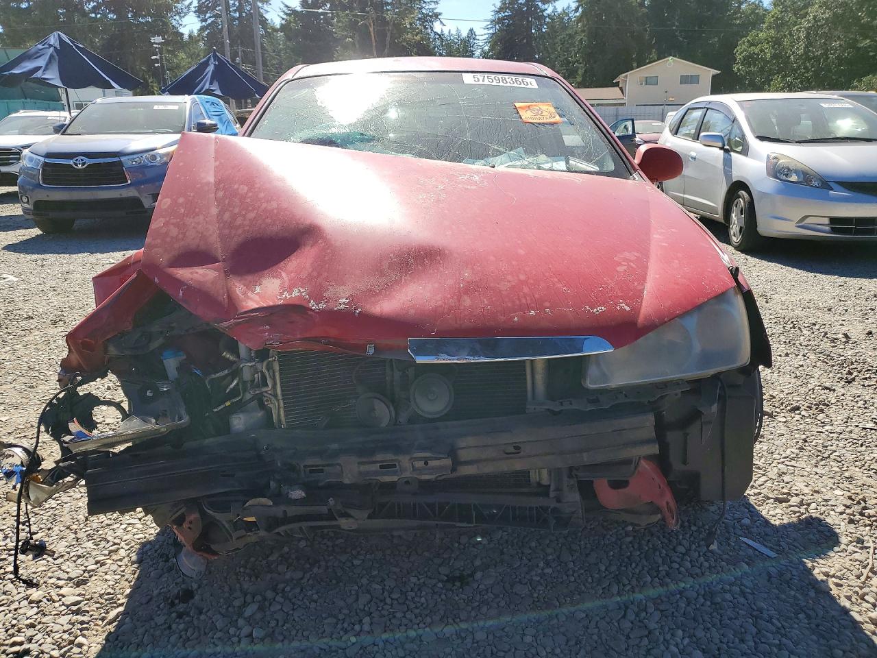 2005 Kia Spectra Spectra5 Red vin: KNAFE161455116908