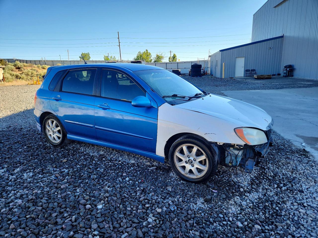 2005 Kia Spectra Spectra5 Blue vin: KNAFE161555118313