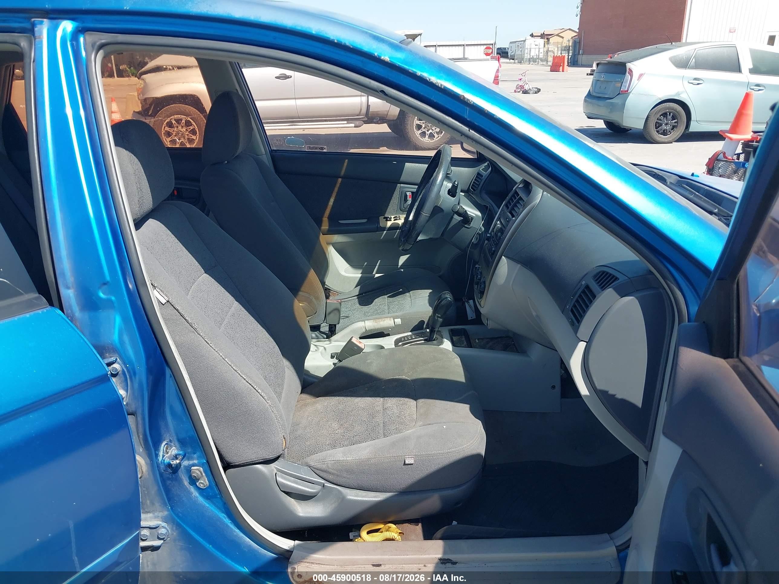 2005 Kia Spectra5   Blue vin: KNAFE161555178320